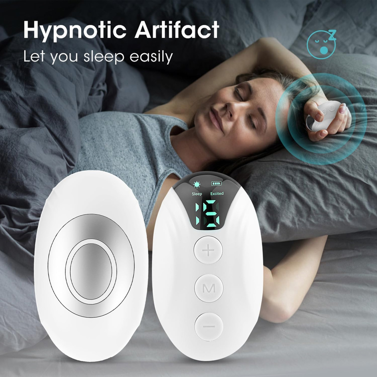 Eine Frau liegt im Bett mit einem elektronischen Schlafgerät. Zwei Geräte befinden sich im Vordergrund. Eines wird in der Hand gehalten, mit einem Schlafsymbol.