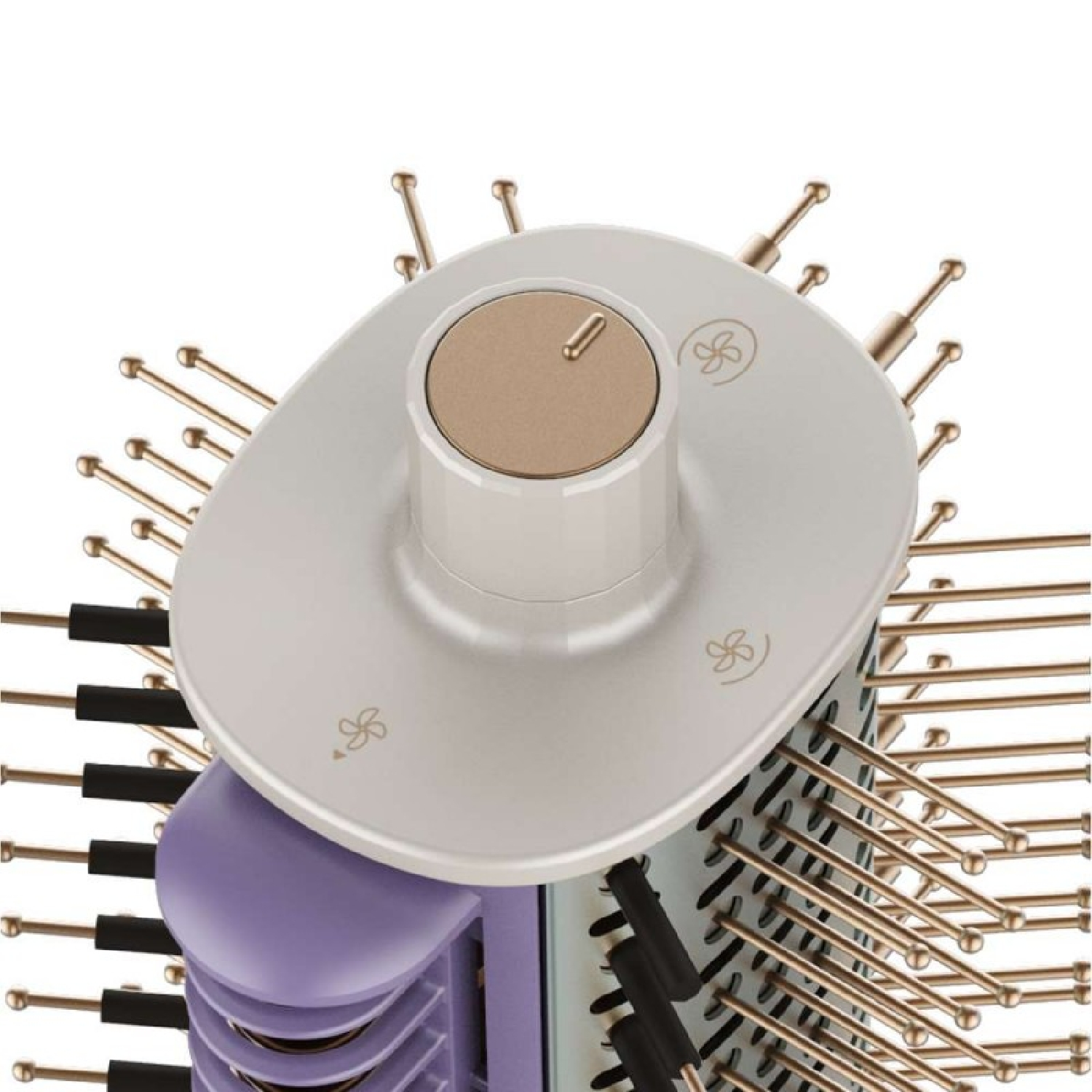 Primo piano di una spazzola per capelli. Ha un corpo bianco, un quadrante beige e setole dorate. C'è una sezione viola.