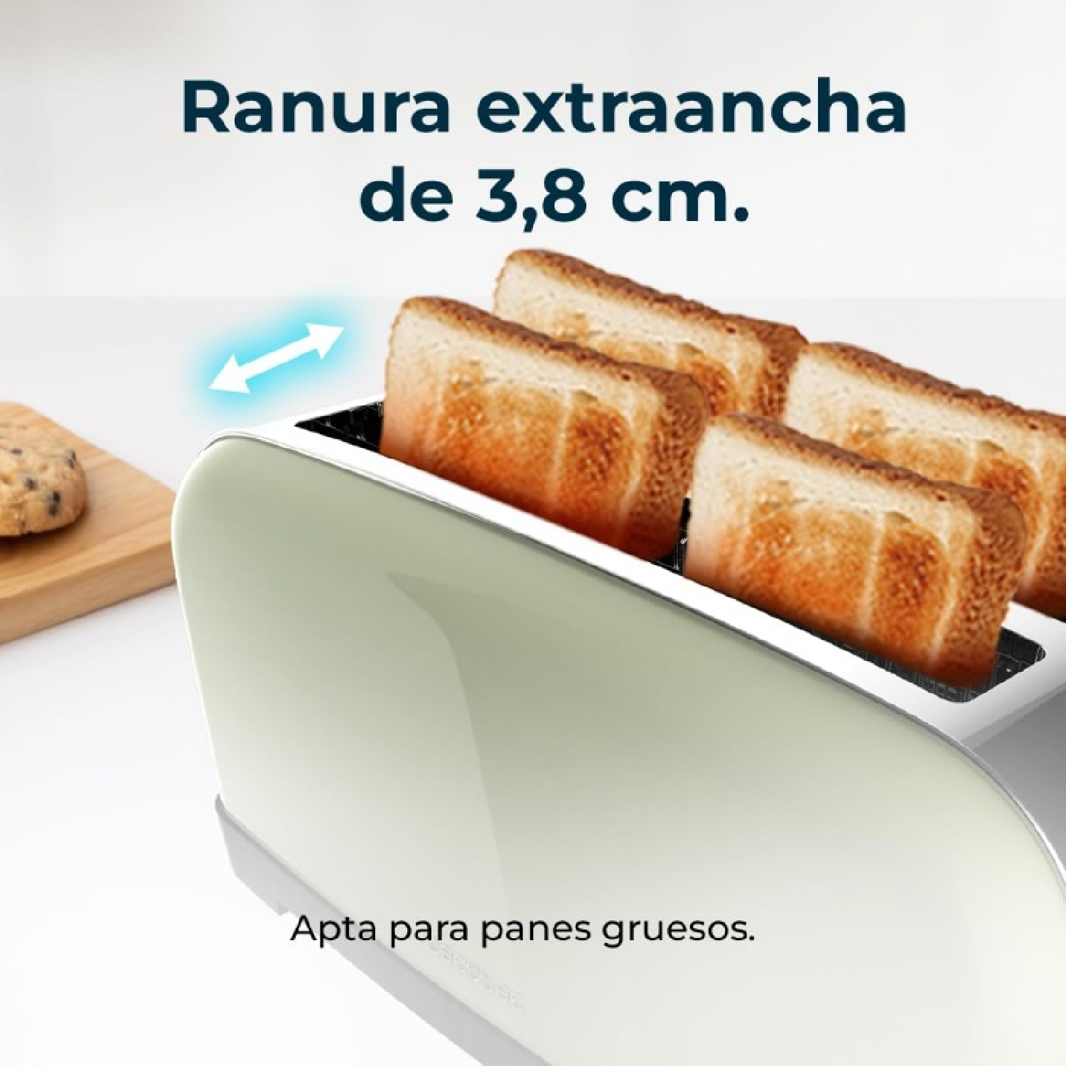 Un tostapane con fette di pane tostato. Il testo dice 'fessura extra larga di 3,8 cm' e 'adatto a pane spesso'.