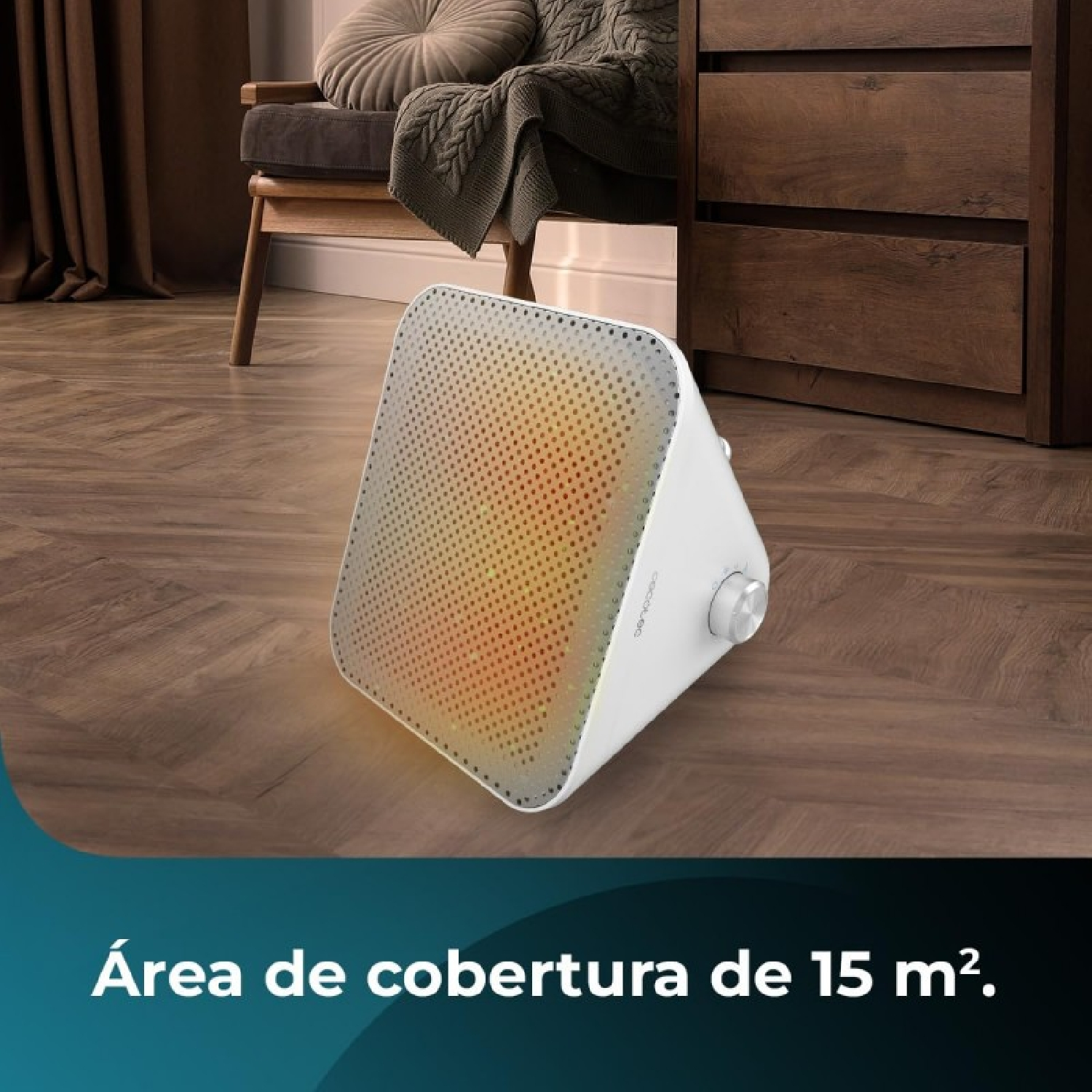 Un termoventilatore bianco e argento su un pavimento in legno. Una sedia e una cassettiera sullo sfondo.