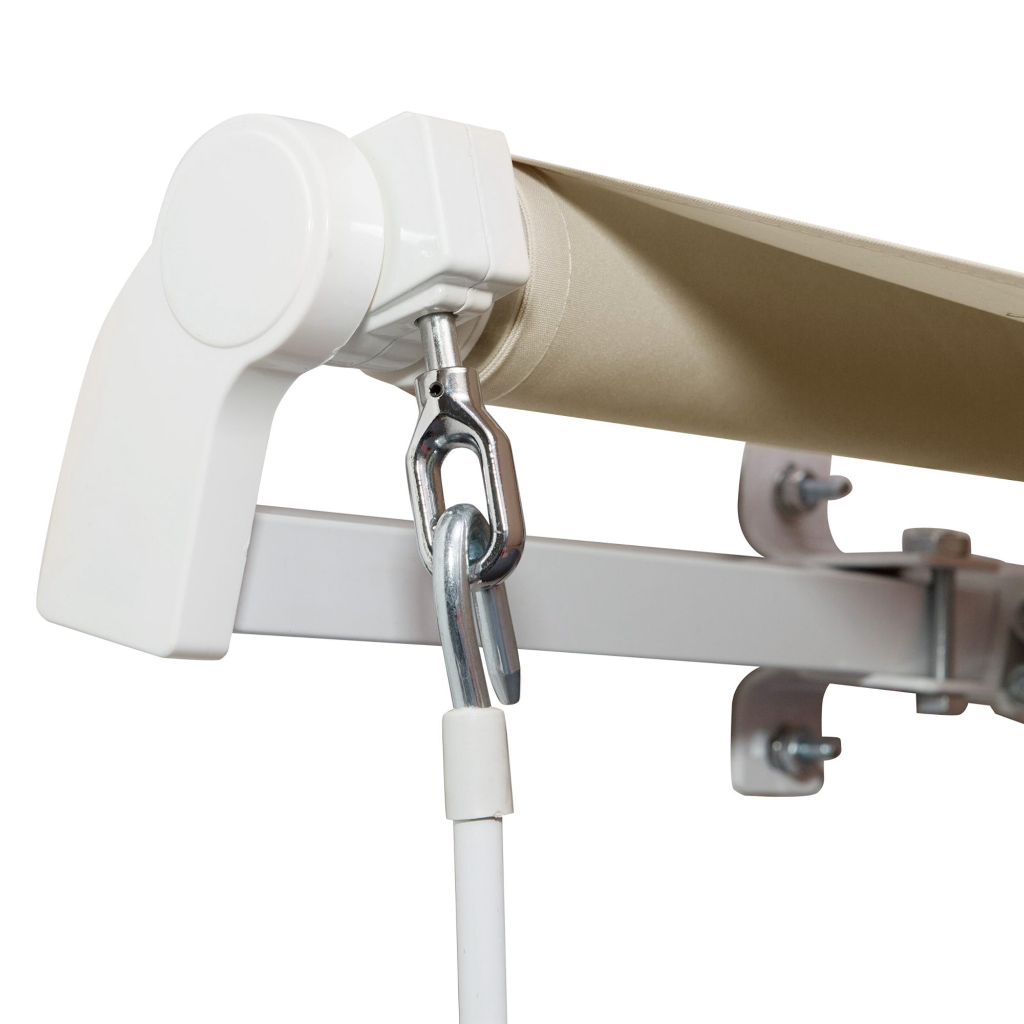 Primo piano di un meccanismo per tenda da sole bianco. Tessuto beige, supporto bianco e ferramenta metallica visibili su sfondo bianco.