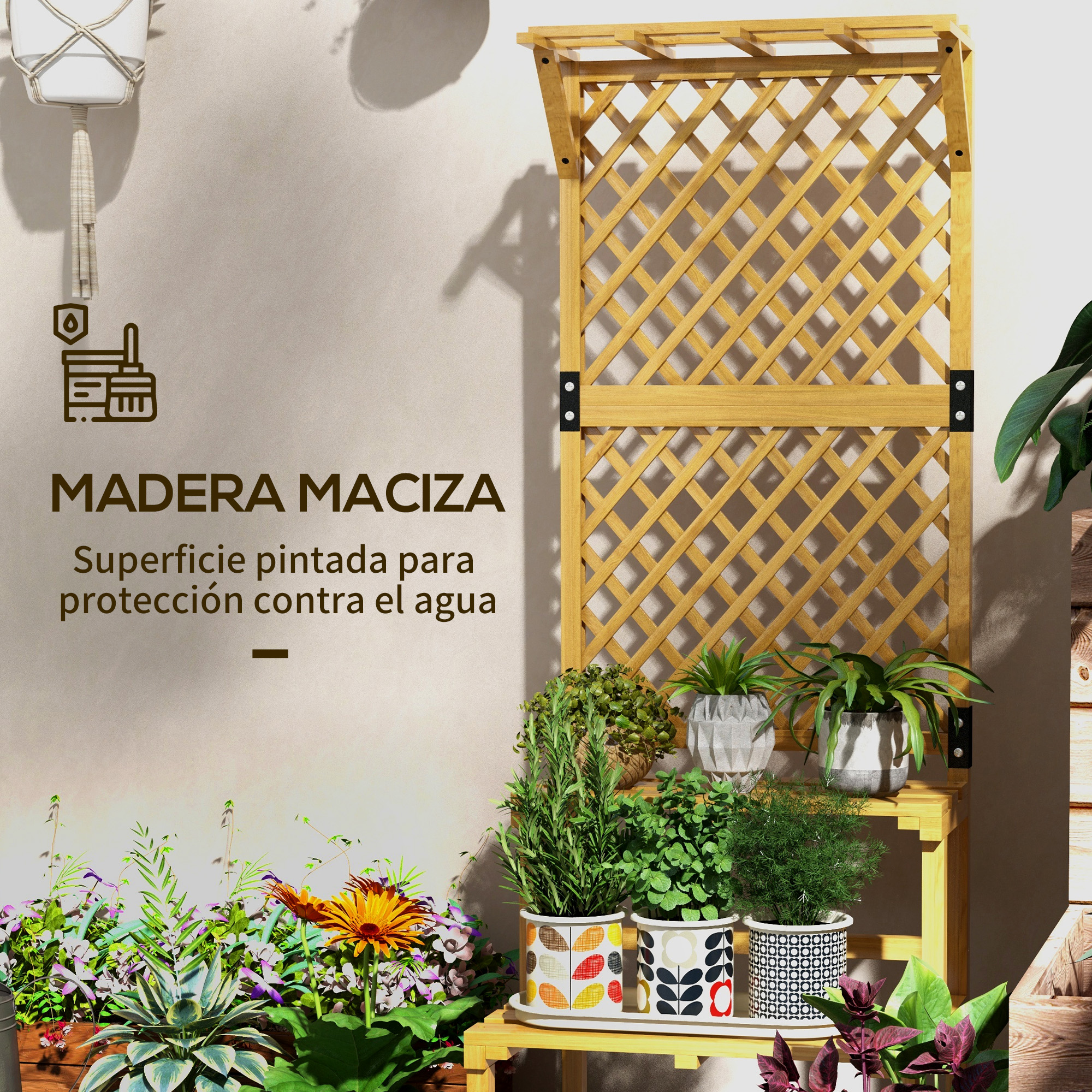 Un soporte de plantas de madera con varias plantas en macetas. Un macizo de flores está en primer plano. El fondo es una pared beige.