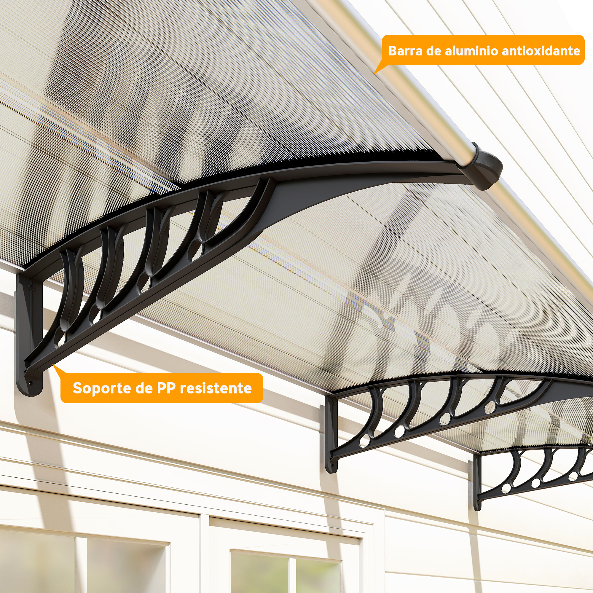Un toldo con techo transparente y soportes negros. El techo está sostenido por una barra de aluminio.
