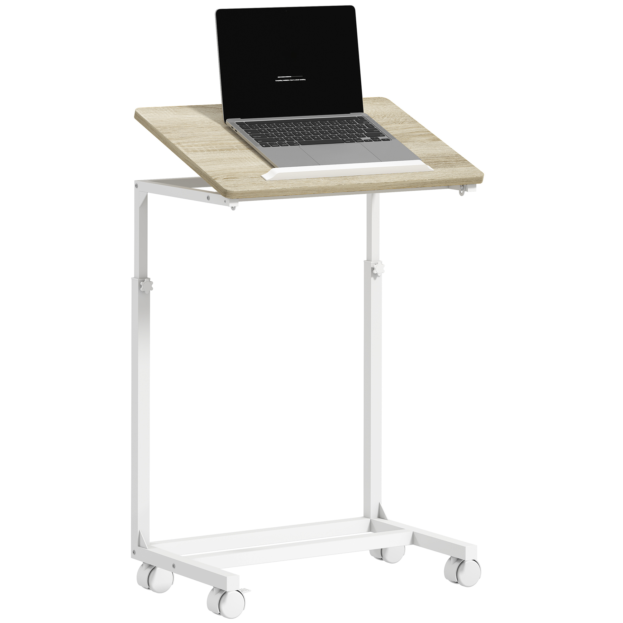 Un laptop è su un tavolo regolabile con ruote. Il tavolo ha un piano effetto legno e una struttura in metallo bianco.