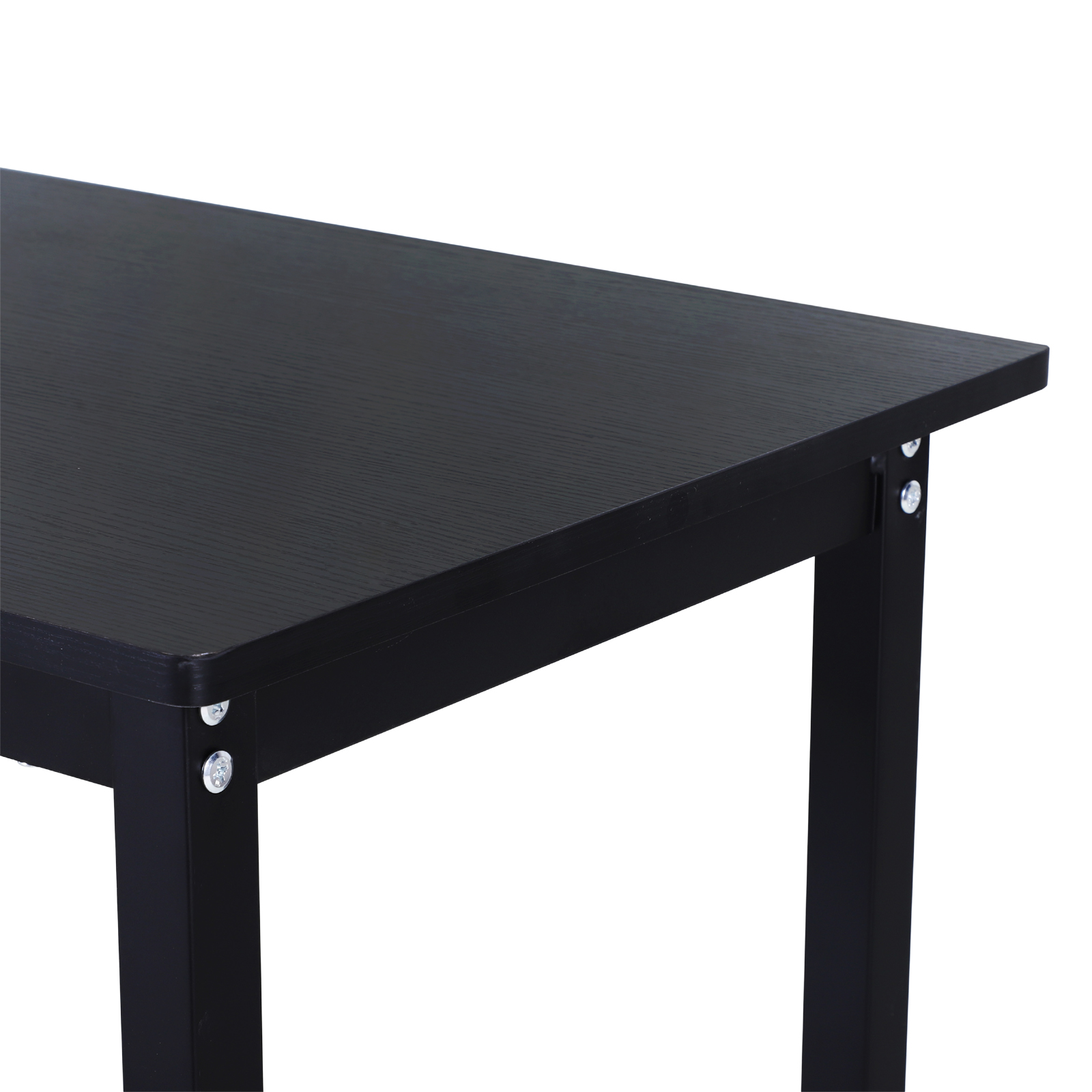 Primer plano de una esquina de mesa de madera negra con tornillos metálicos, patas y fondo blanco.