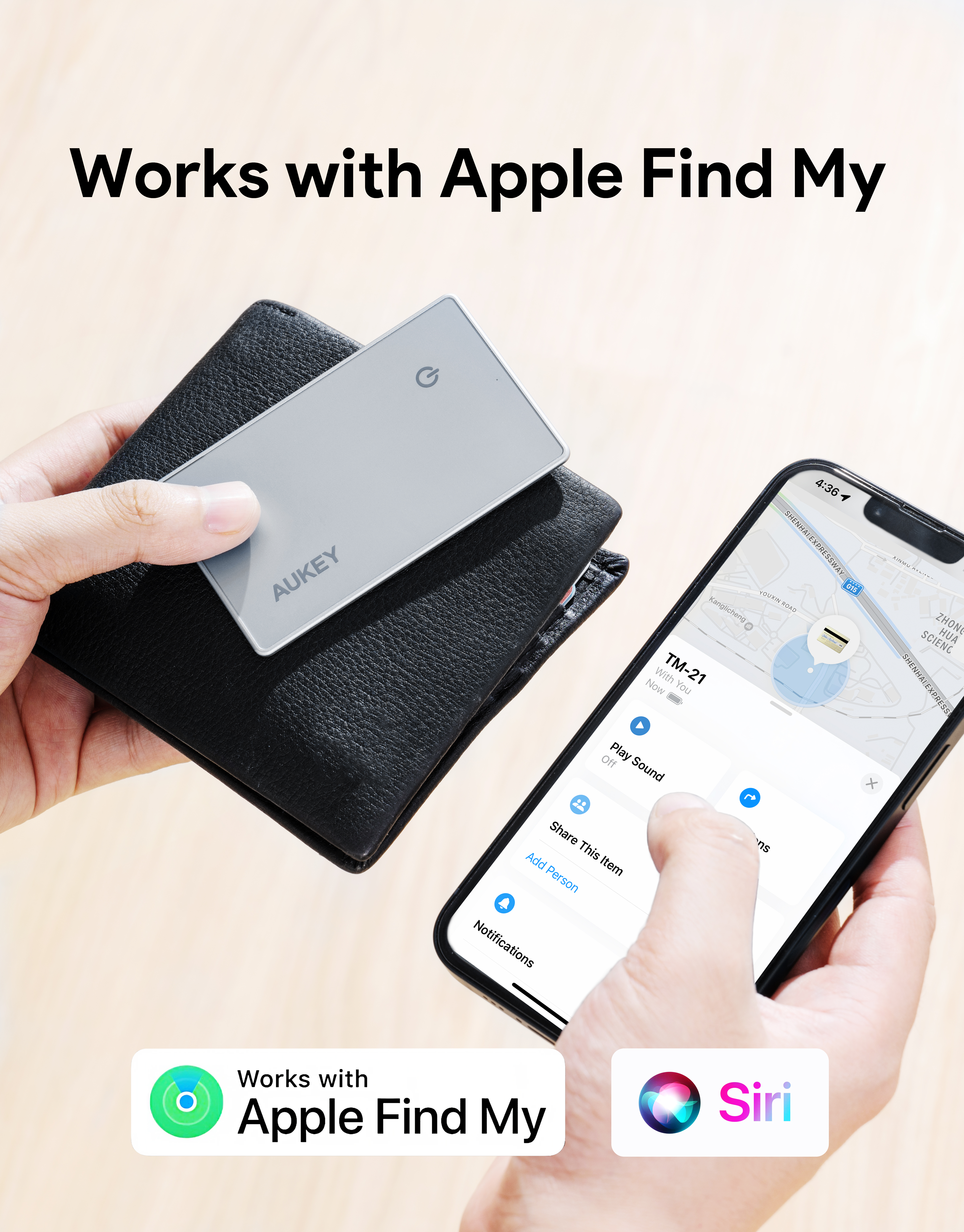 Mano sosteniendo una cartera y un rastreador. Un teléfono muestra la ubicación del rastreador. Texto: 'Works with Apple Find My'.