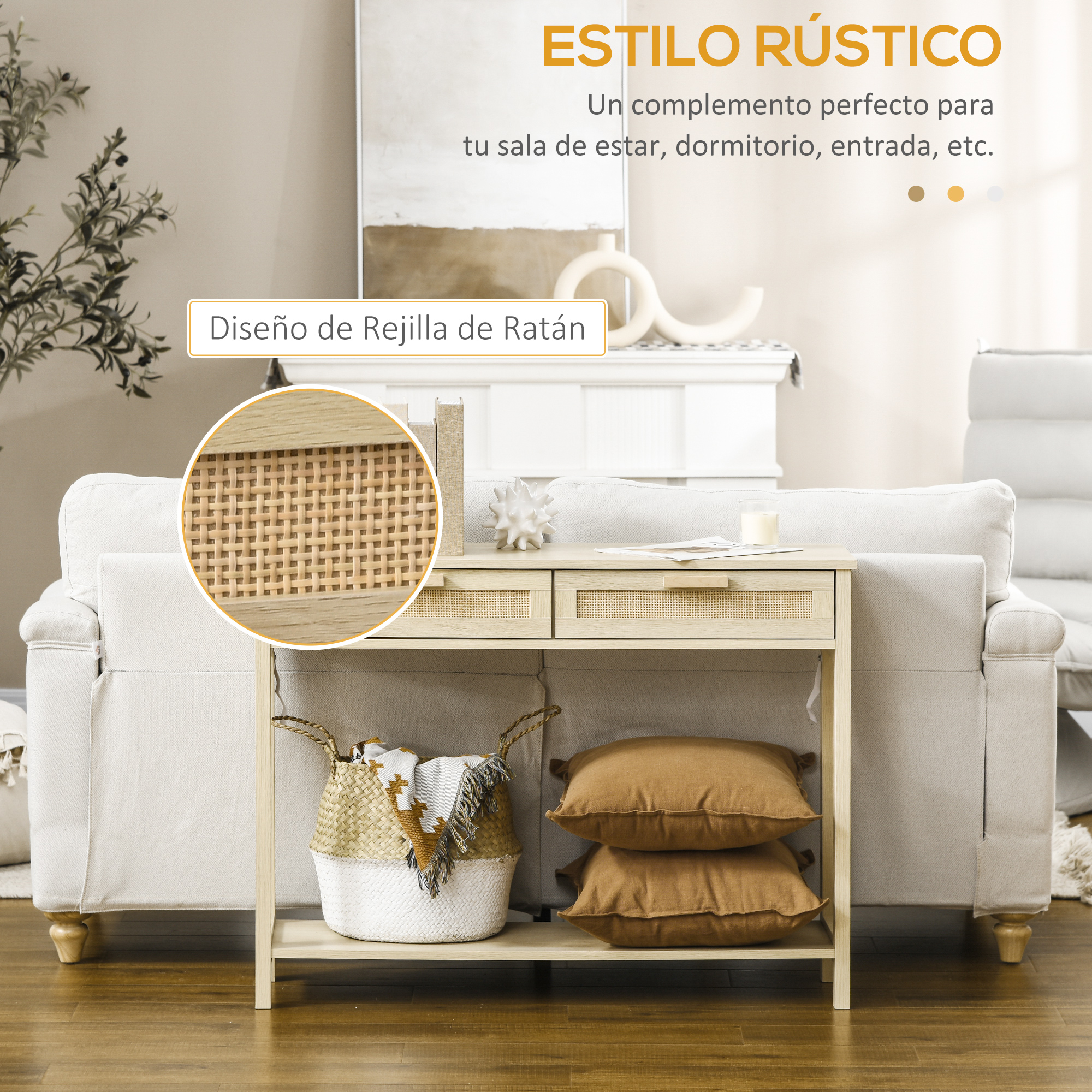 Una consola rústica con detalles de ratán, una cesta y almohadas, frente a un sofá blanco.