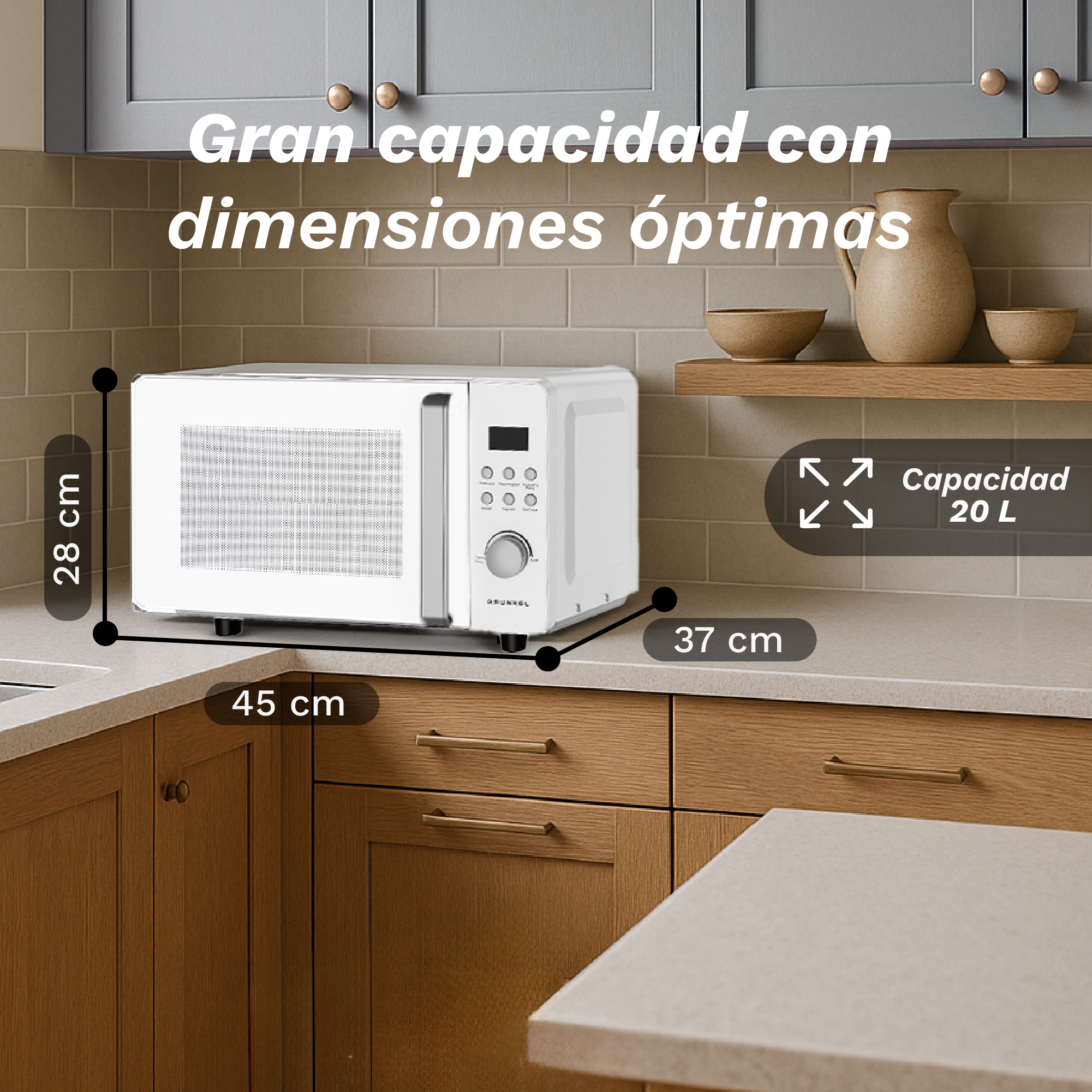 Un forno a microonde bianco con dimensioni 45x37x28 cm su un bancone in una cucina. Il testo menziona la capacità.