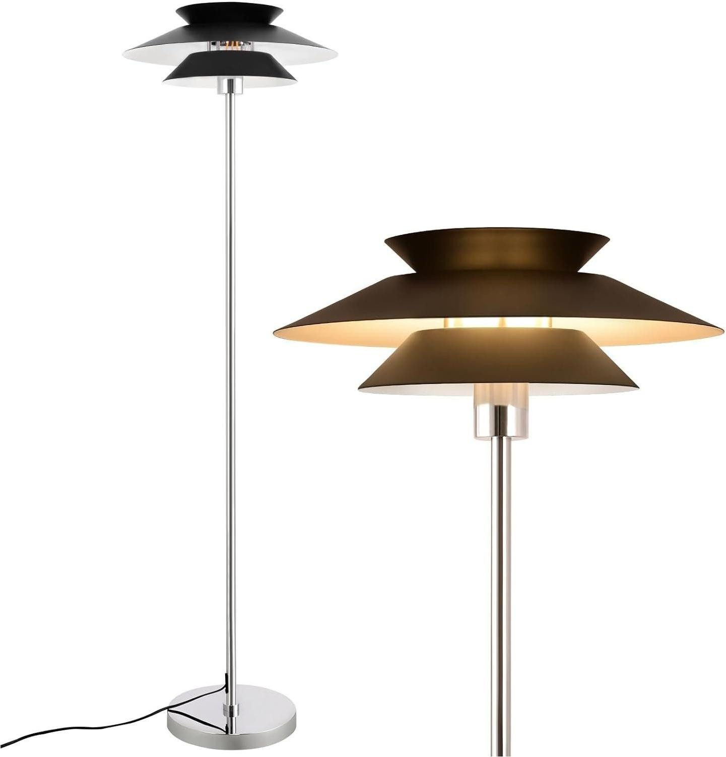 Nowoczesna lampa podłogowa z trzema czarnymi kloszami. Ma chromowany słup i okrągłą podstawę. Pokazano mniejsze zbliżenie lampy.