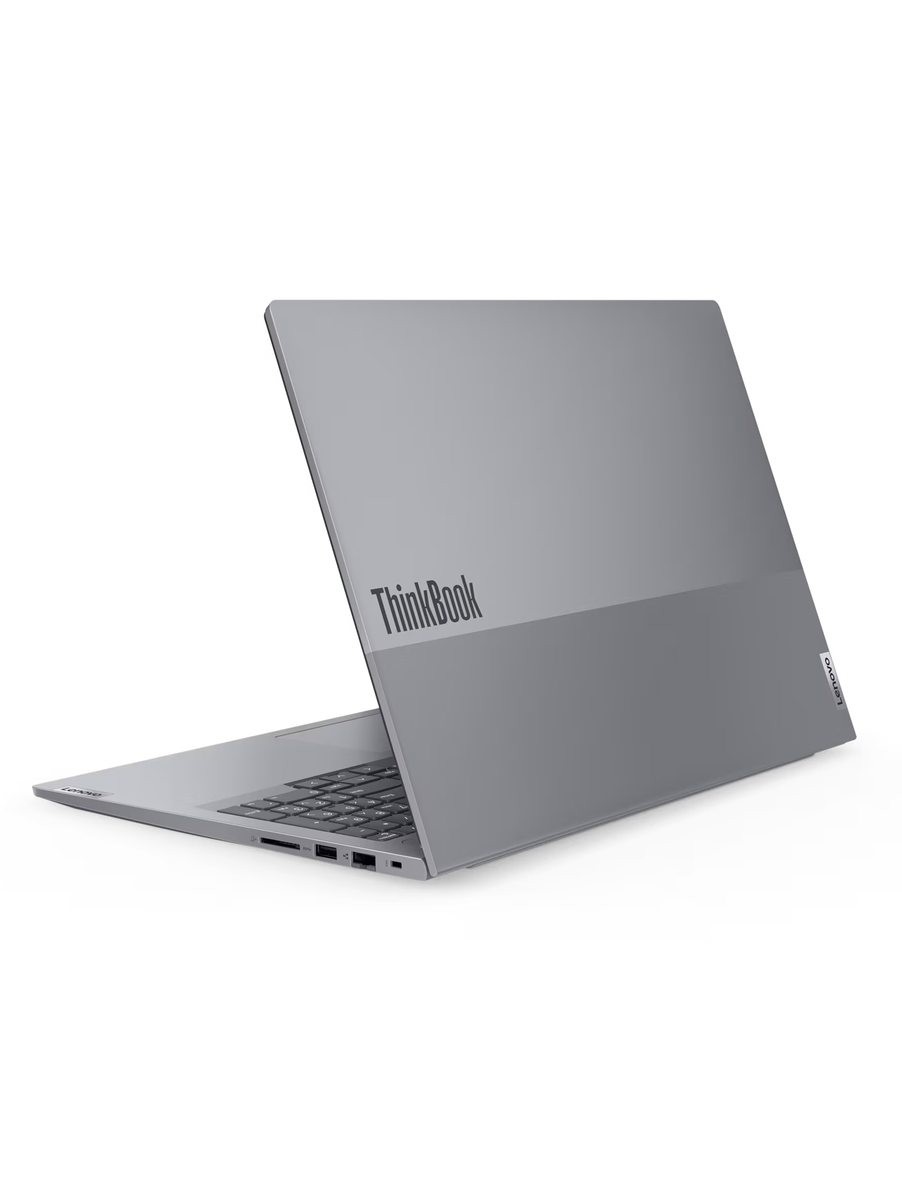 Gri bir Lenovo ThinkBook dizüstü bilgisayar hafifçe açık, klavye ve bağlantı noktalarını gösteriyor. Marka adı görünür.