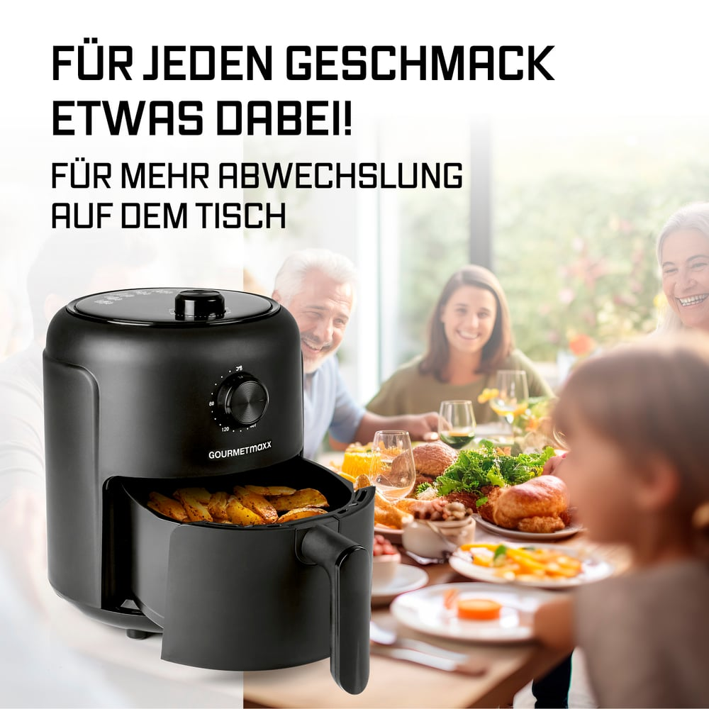 Una friggitrice ad aria nera con patatine fritte. Una famiglia è a tavola con cibo. Testo: Per tutti i gusti!