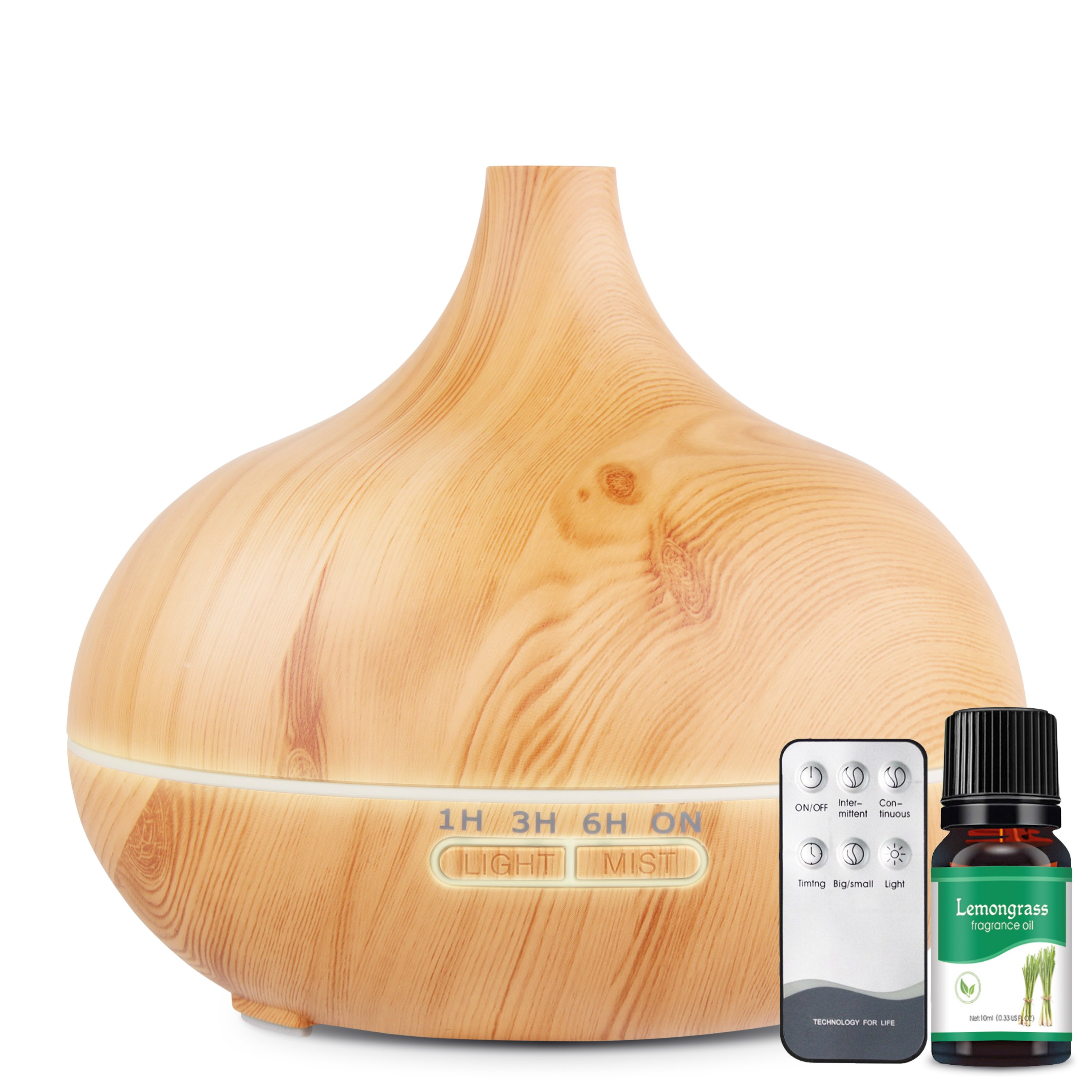 Een houten aromaverspreider, afstandsbediening en citroengrasolie fles op witte achtergrond.
