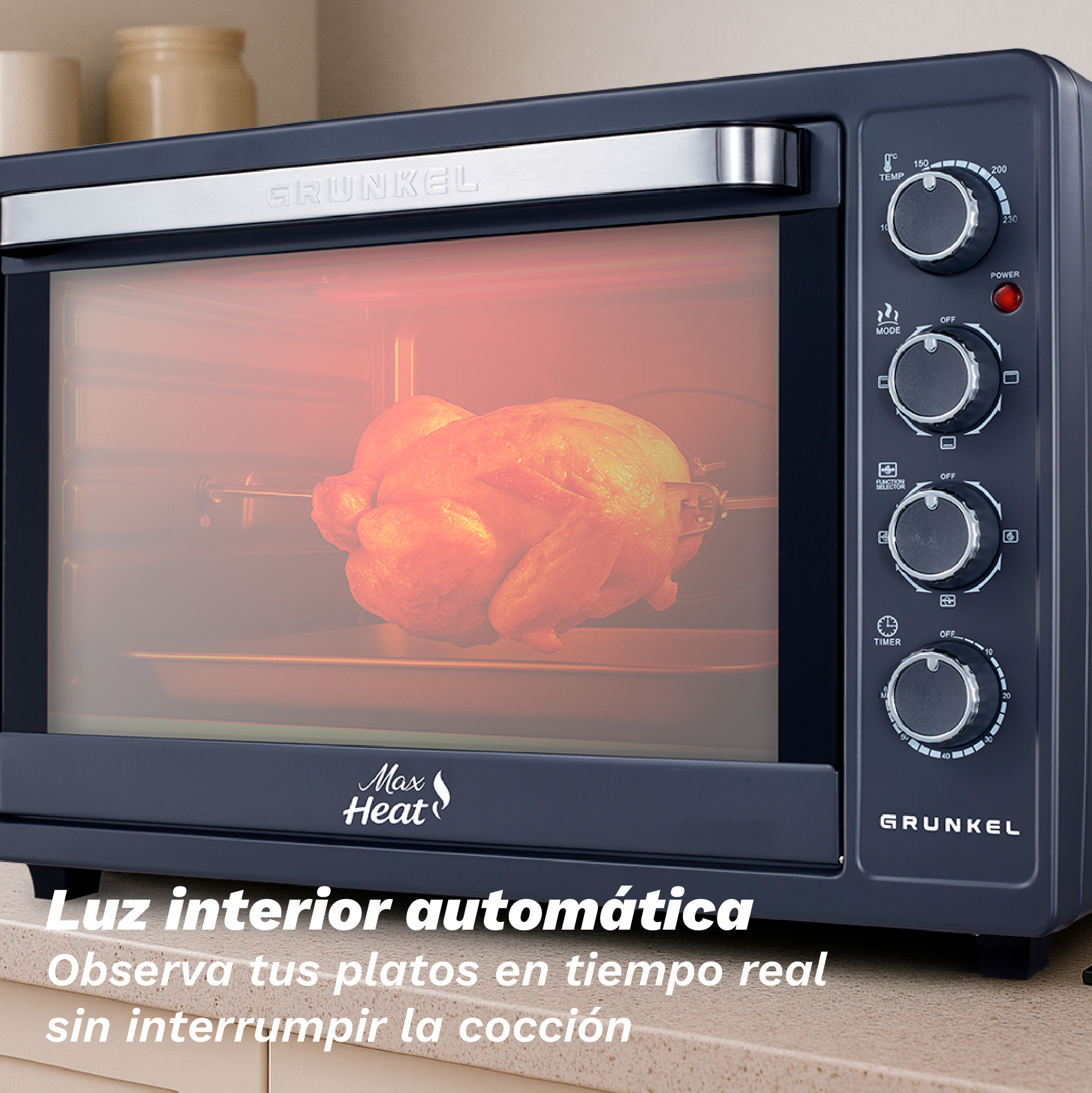Un horno oscuro con un pollo dentro. Tiene controles de temperatura, modo y temporizador. El horno está en una encimera.