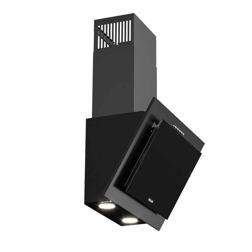 Nowoczesny czarny okap z dwoma światłami, skośnym panelem i konstrukcją przypominającą komin. Widoczna jest nazwa marki 'MAAN'.