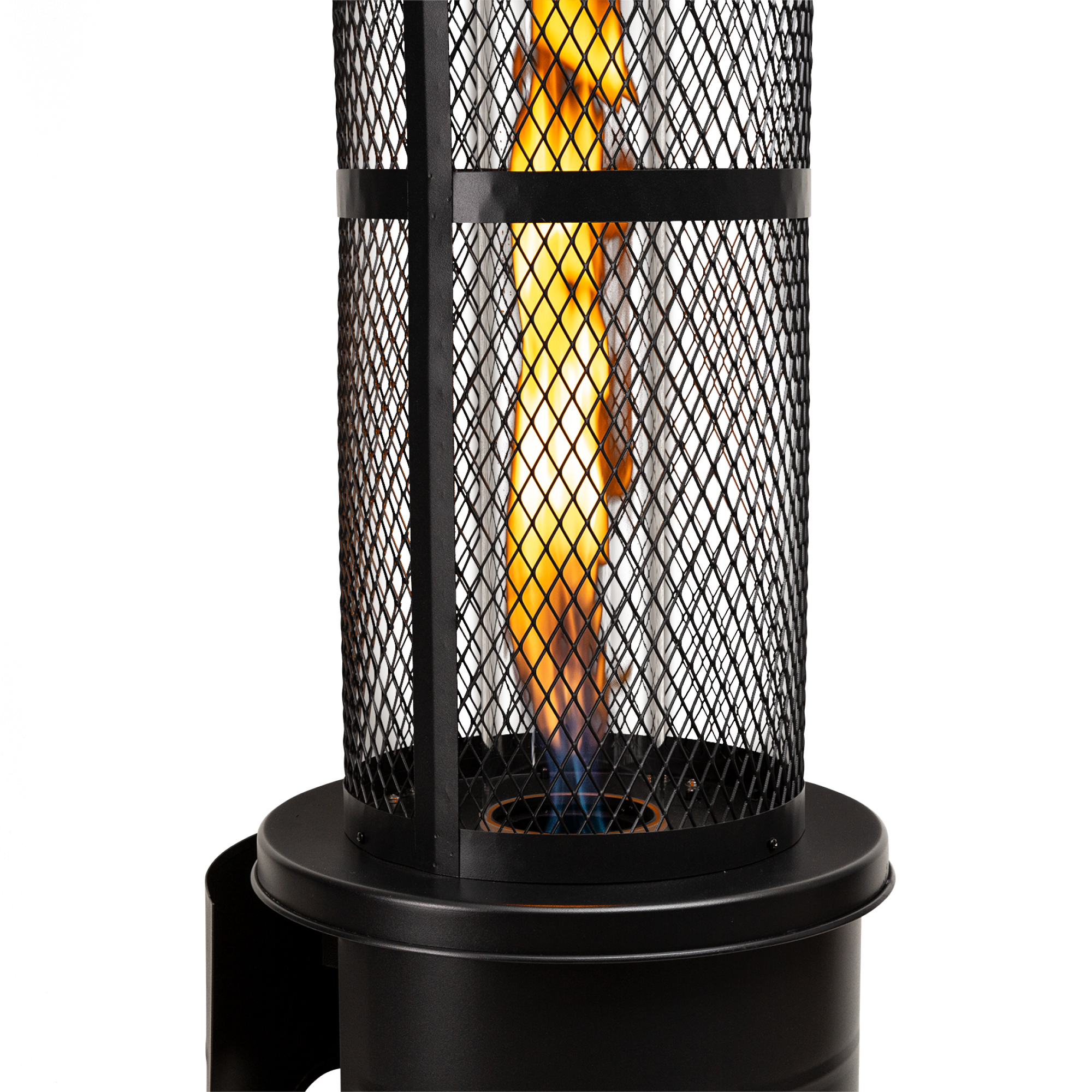 Ein schwarzer Heizstrahler mit Maschengehäuse und Flamme. Der Hintergrund ist weiß.