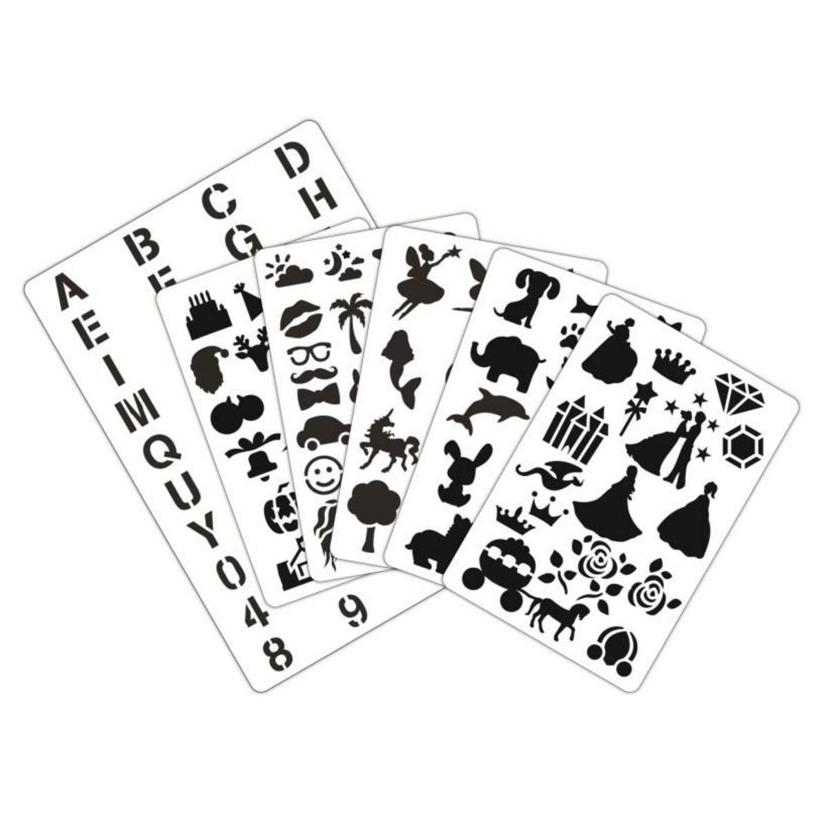 Varias plantillas blancas con formas negras como letras, números y varias siluetas, incluyendo animales y figuras, están abanicadas.