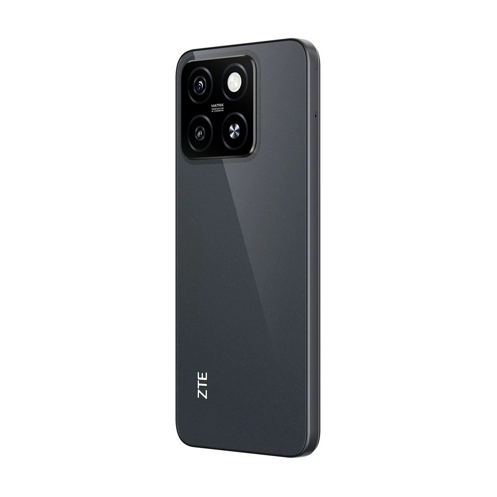 Uno smartphone ZTE grigio scuro, vista posteriore. Ha un array di fotocamere e il logo ZTE. Lo sfondo è bianco.