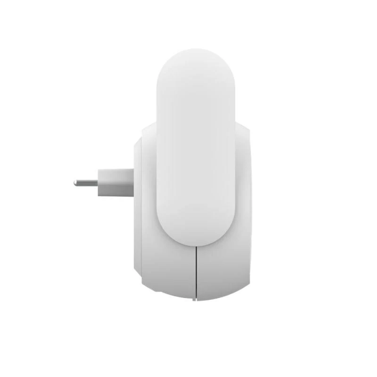 Un adaptador eléctrico blanco con enchufe y cuerpo curvo rectangular. El fondo es blanco.