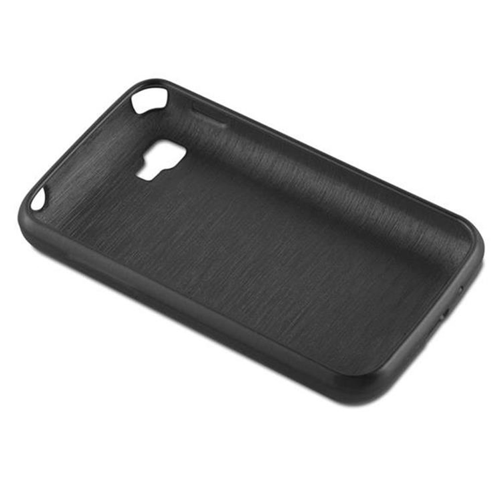 Eine schwarze Handyhülle mit strukturierter Oberfläche, entworfen für ein Smartphone. Die Hülle hat Öffnungen für die Kamera und andere Funktionen.