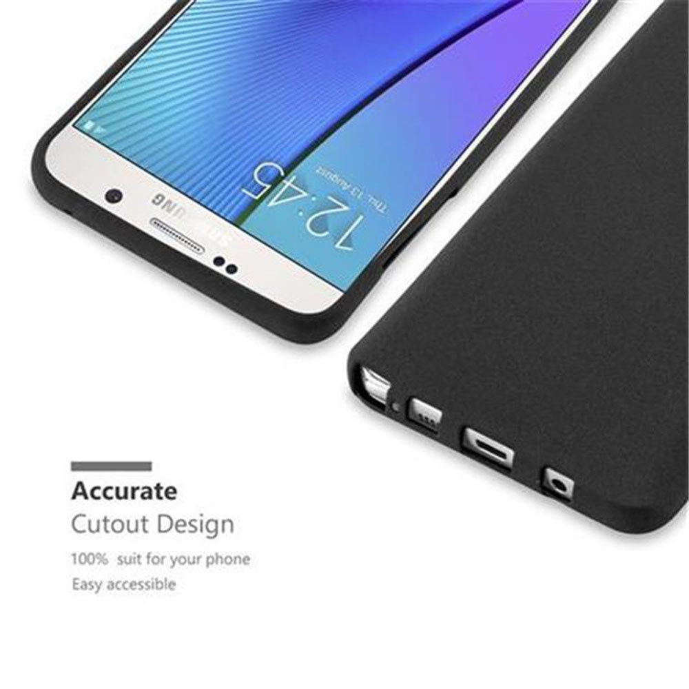 Un smartphone con la hora 12:45. Una funda negra para teléfono está al lado. Texto: Diseño de corte preciso.