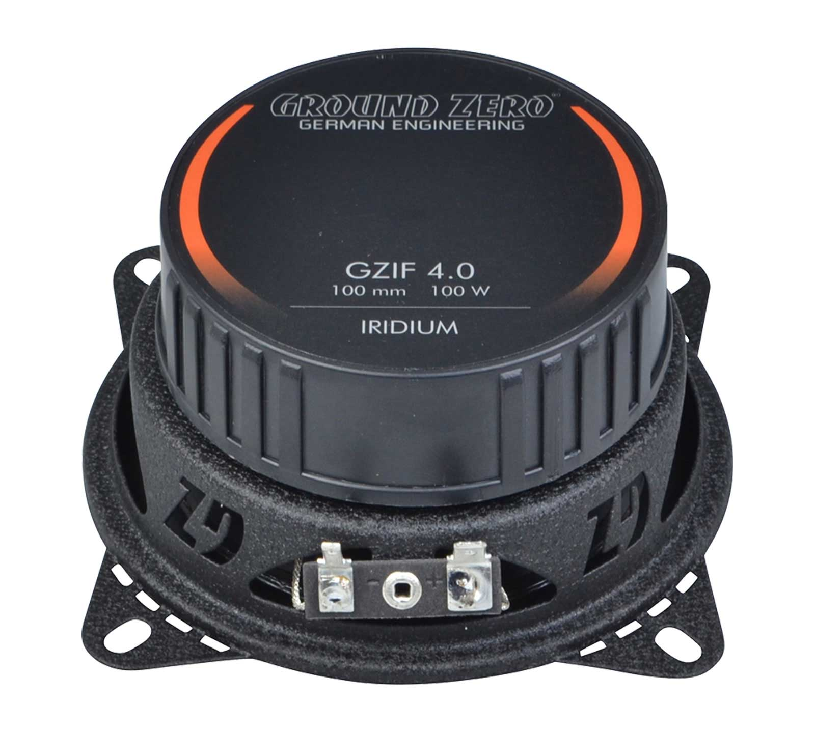 Un altoparlante Ground Zero. Nero con dettagli arancioni. Il testo dice GZIF 4.0, 100 mm, 100 W, Iridium e German Engineering.