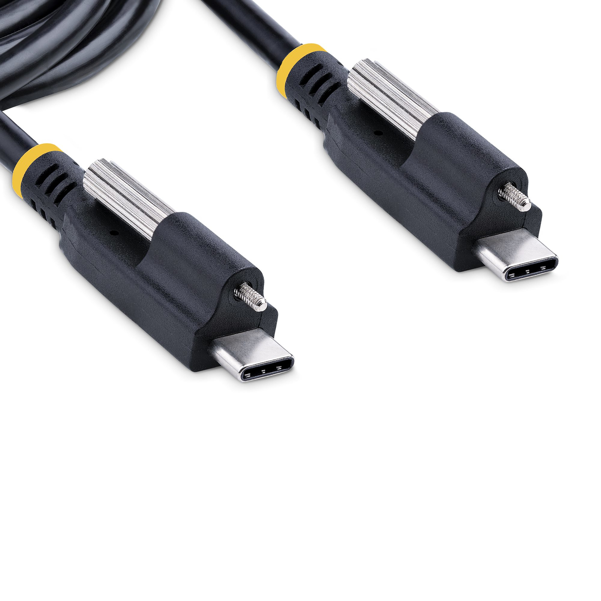 Un cable USB-C negro con conectores plateados y detalles amarillos sobre fondo blanco.