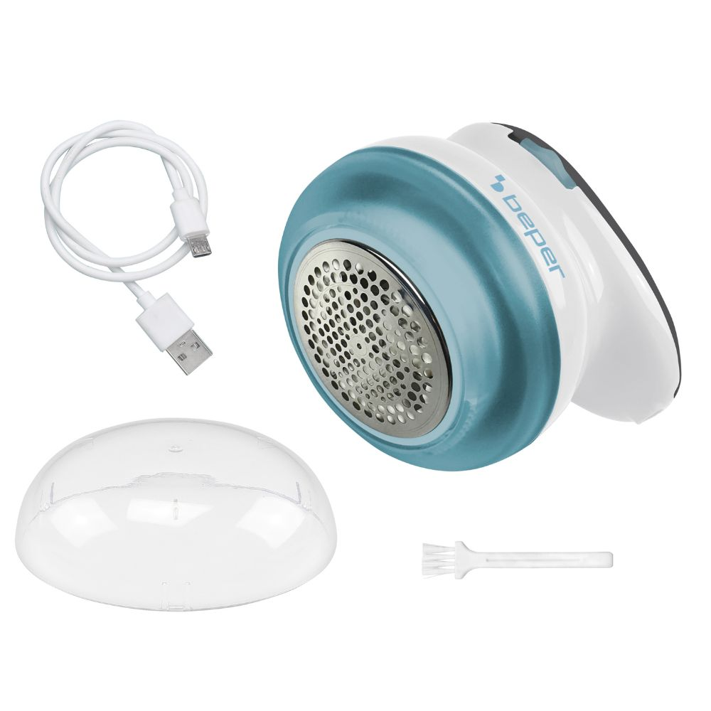 Un rasoio per tessuti bianco e verde acqua con accessori. Include un cavo USB, una spazzola per la pulizia e una copertura protettiva trasparente.