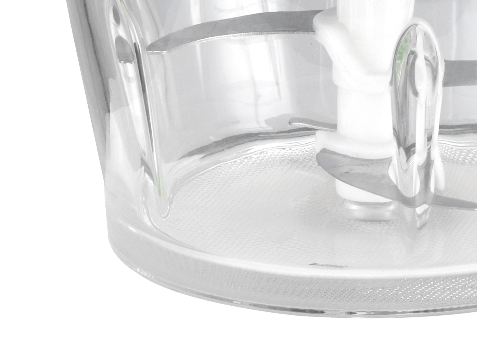 È visibile la base di un robot da cucina in plastica trasparente. Mostra lame e un meccanismo in plastica bianca. Lo sfondo è bianco.