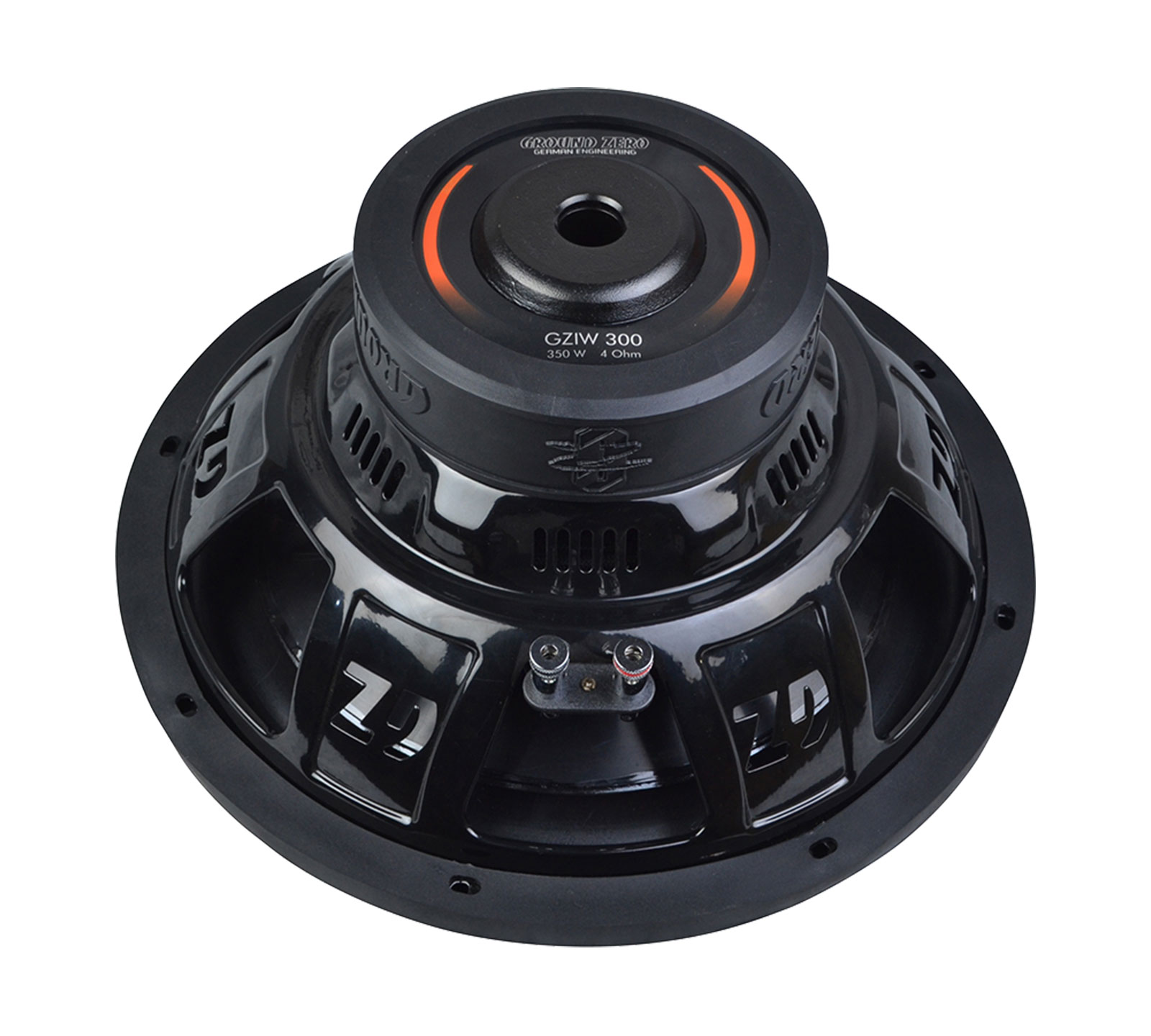 Schwarzer Subwoofer mit orangen Akzenten. Er trägt den Markennamen Ground Zero. Er hat ein zentrales Loch und mehrere Lüftungslöcher.