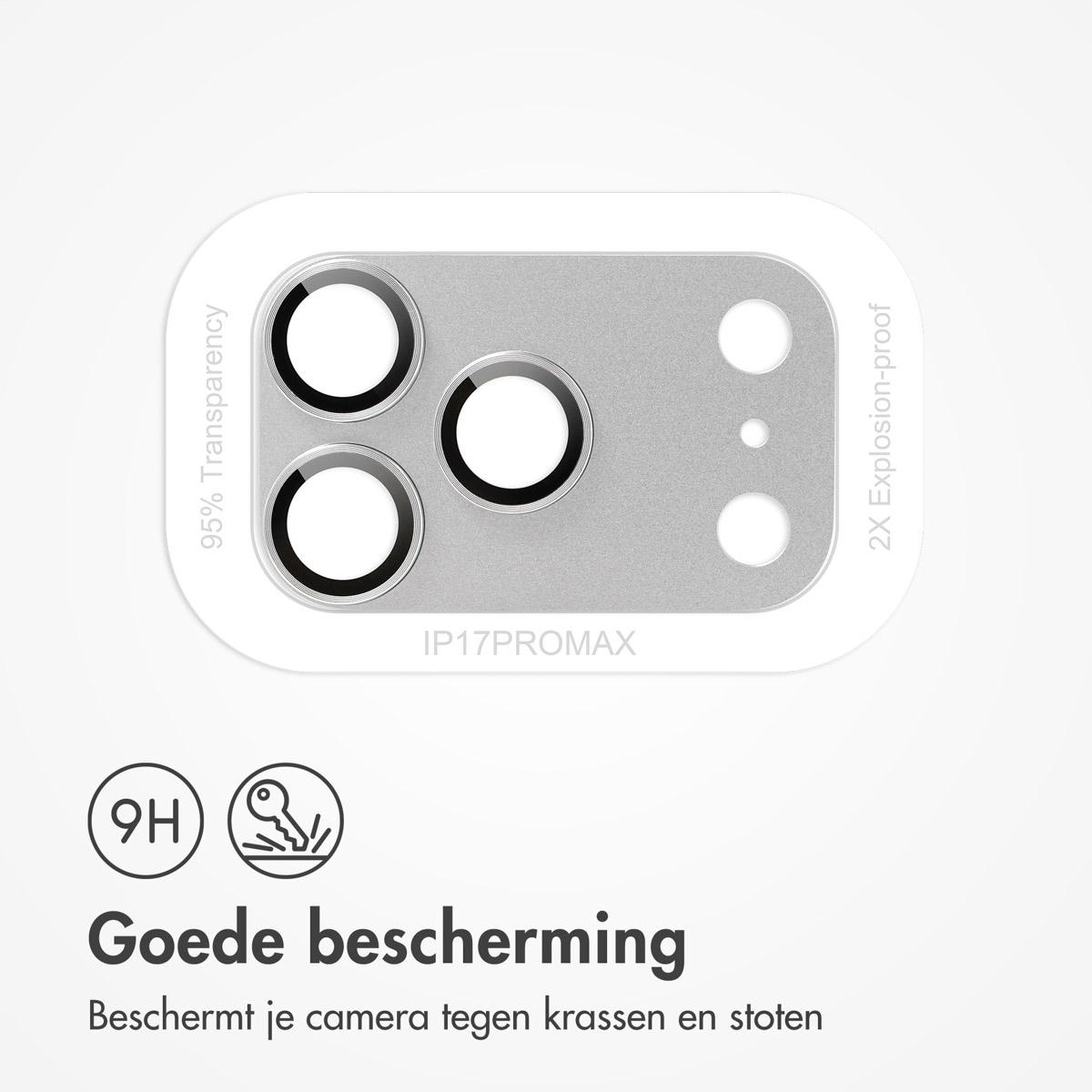 Een telefoon camerabeschermer, zilver en wit, met drie camera-uitsparingen en tekst: 'Goede bescherming', 'IP17PROMAX'.
