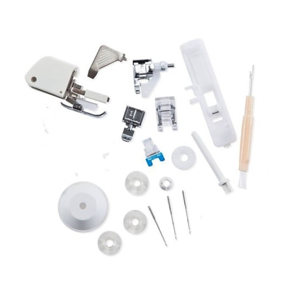 Akcesoria do maszyn do szycia, w tym różne stopki dociskowe, igły, szpulki, śrubokręt i szczotka, ułożone na białej powierzchni.