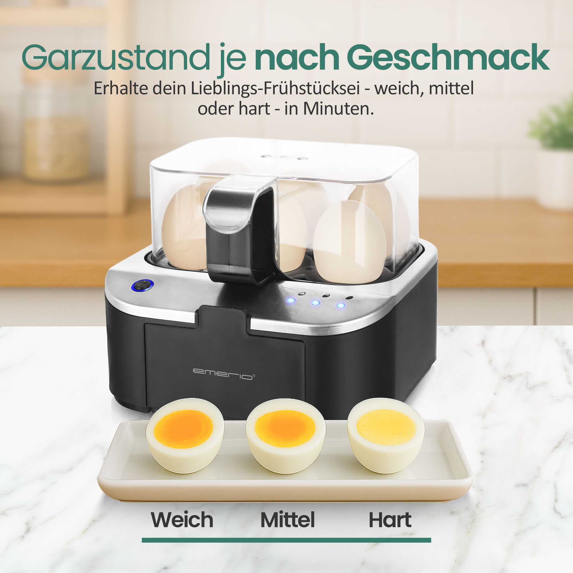 Eierkocher mit Eiern im Inneren und gekochten Eiern in drei Stufen: weich, mittel und hart. Text auf Deutsch.
