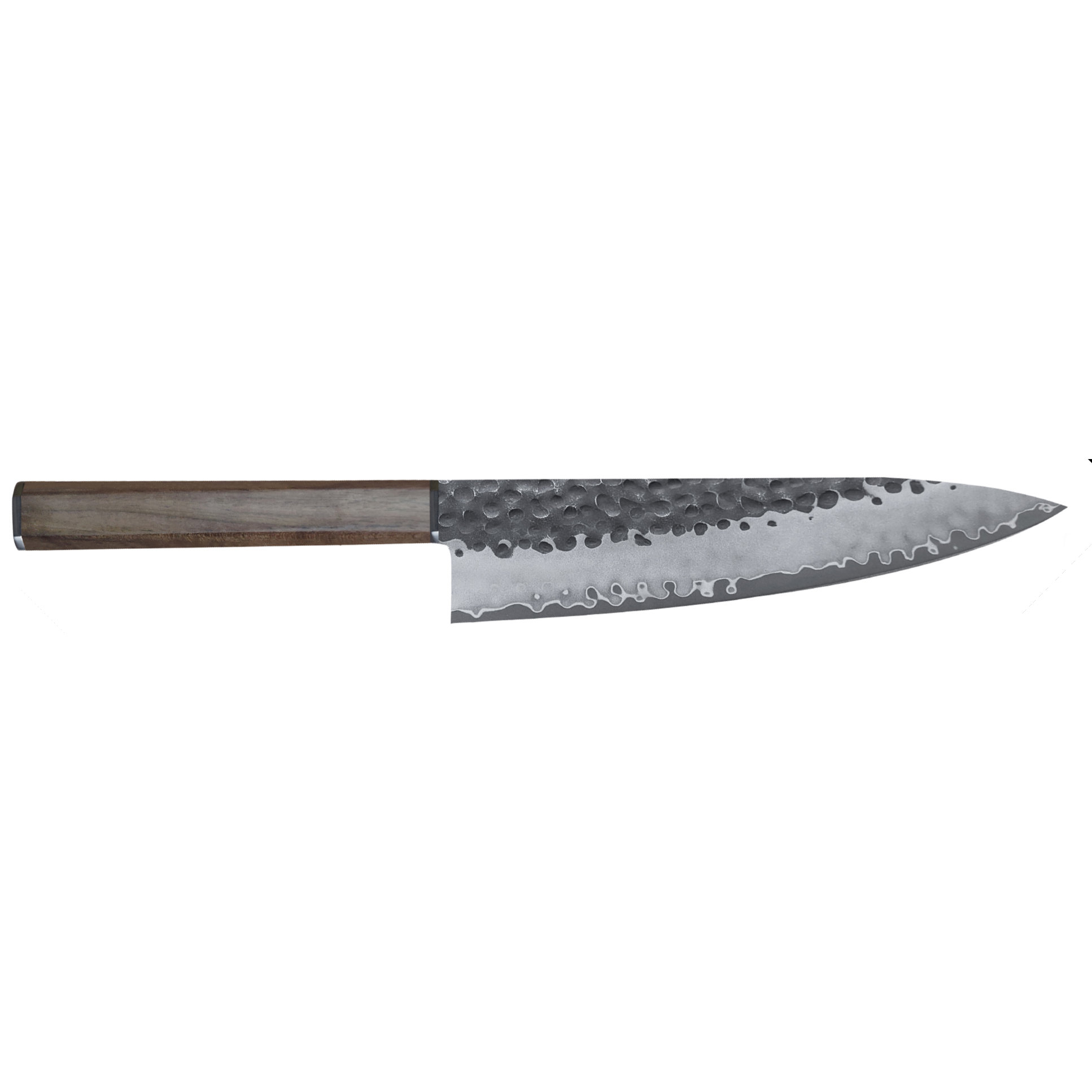 Ein großes Kochmesser mit Holzgriff und strukturierter, grauer Klinge, isoliert auf weißem Hintergrund.