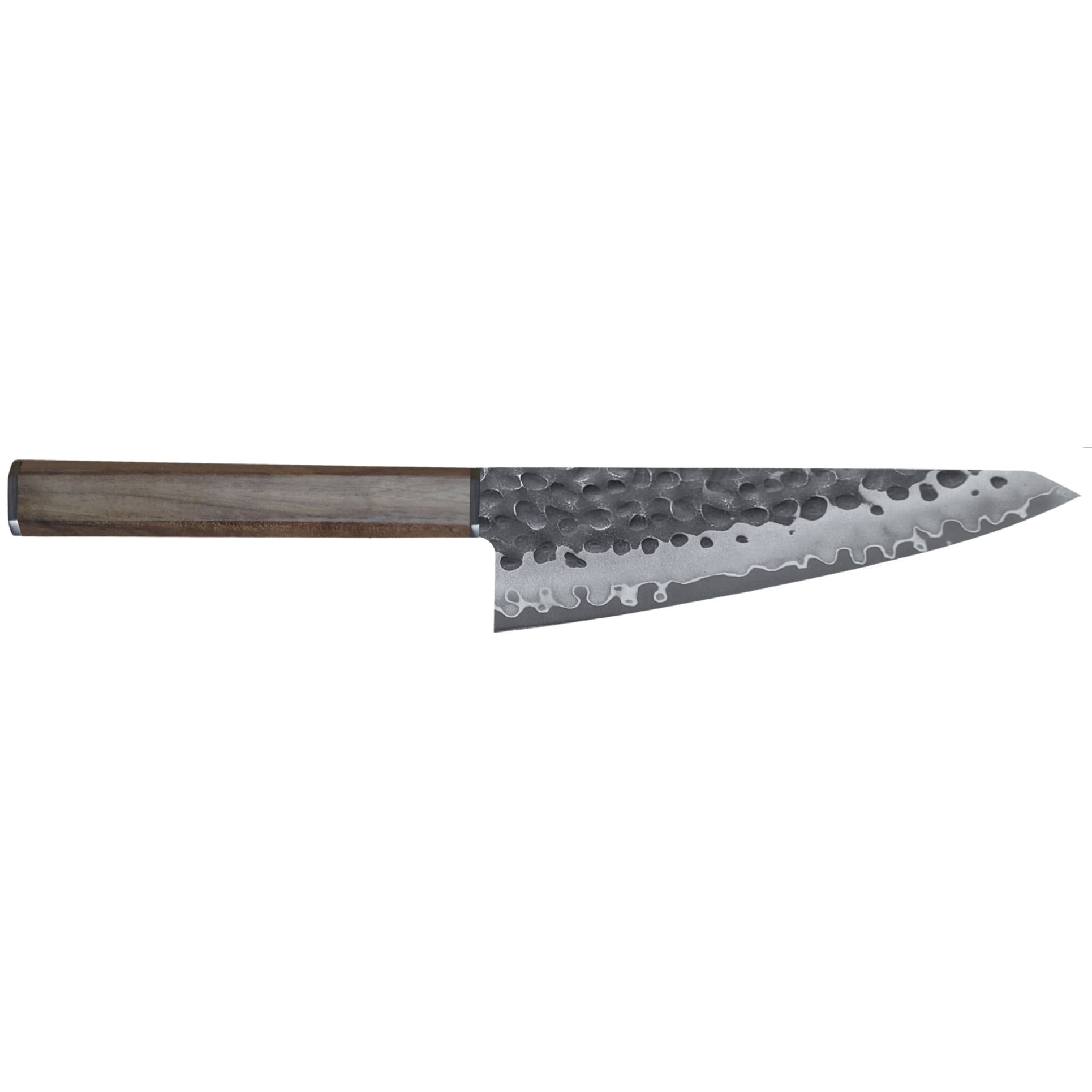 Ein Küchenmesser mit Holzgriff und strukturierter, silberner Klinge vor weißem Hintergrund.