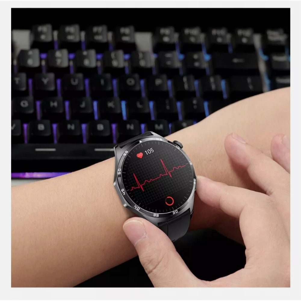 Eine Person trägt eine Smartwatch, die eine Herzfrequenz von 105 bpm anzeigt. Im Hintergrund ist eine Tastatur zu sehen.