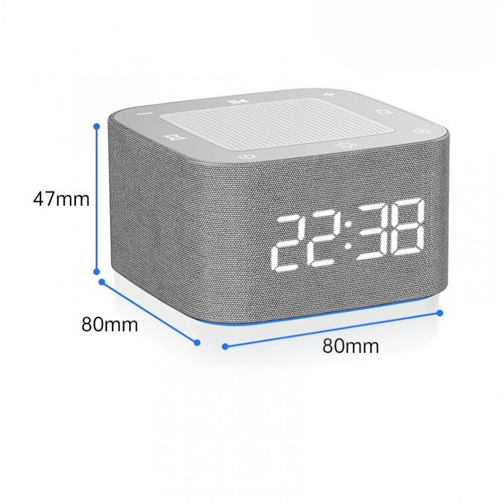 Eine graue Digitaluhr mit der Anzeige 22:38, die Abmessungen sind 80 mm x 80 mm x 47 mm.
