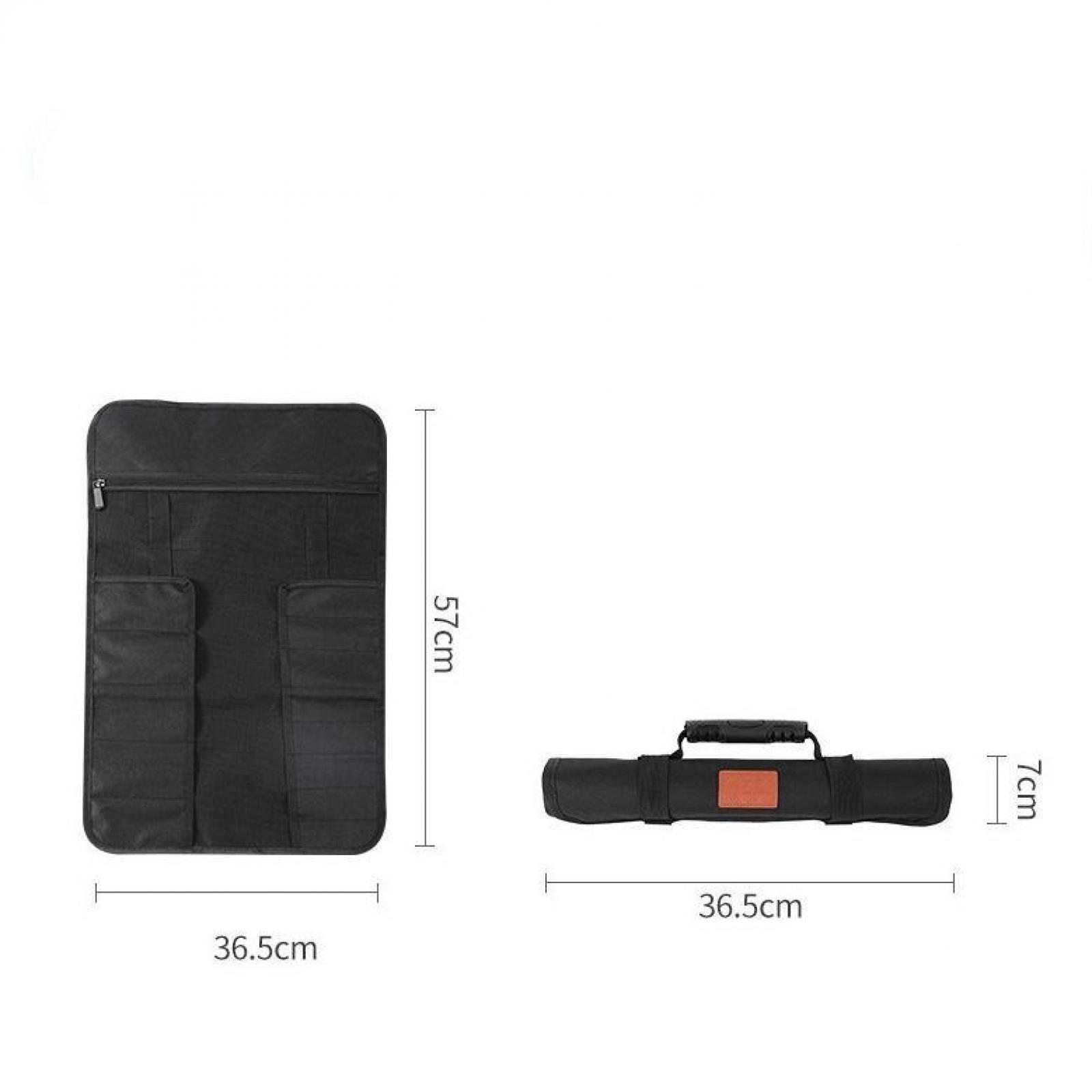 Schwarzer Autositz-Organizer mit Taschen und einer Handtasche. Maße werden angezeigt. Weißer Hintergrund.