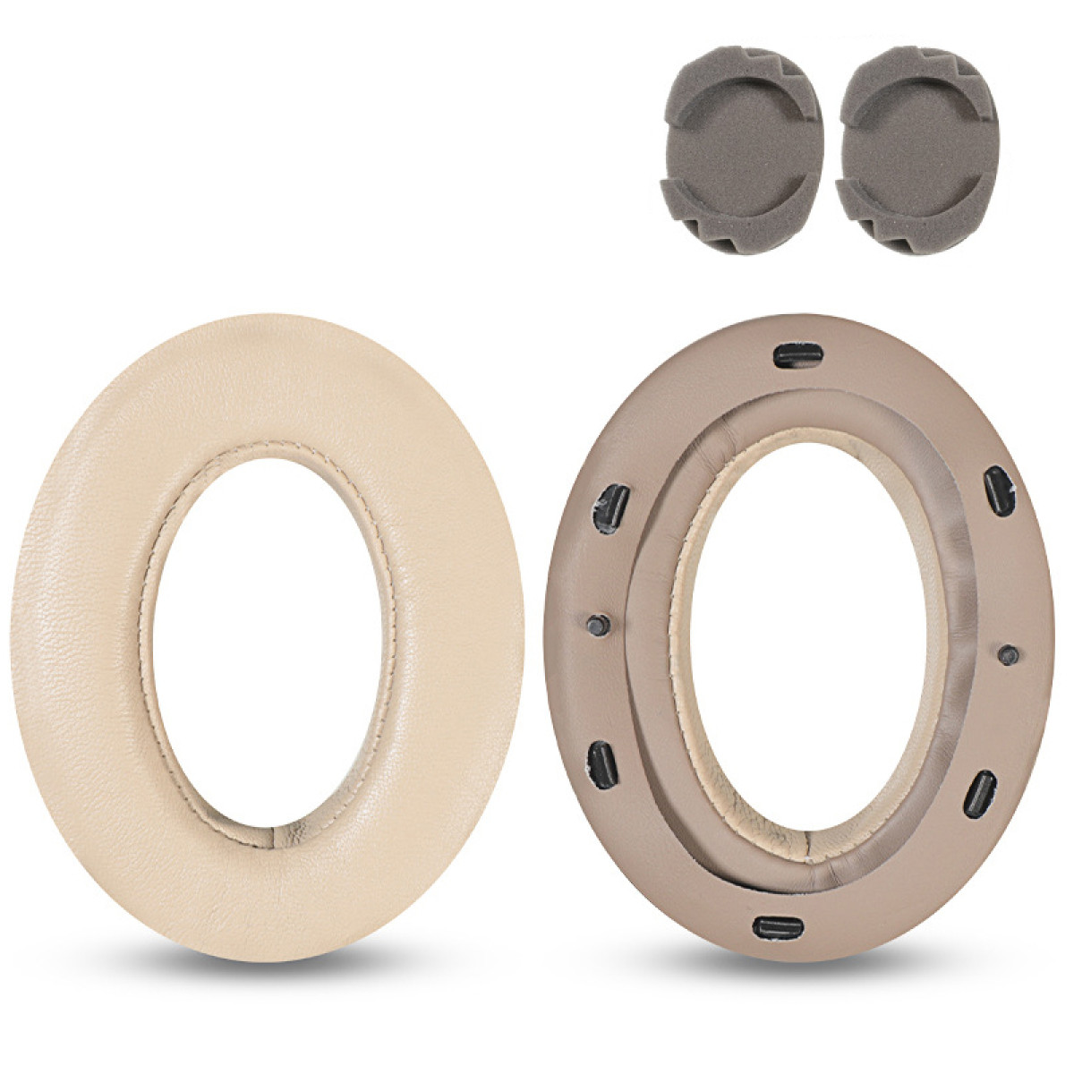 L'immagine mostra cuscinetti auricolari per cuffie beige e marrone. Sono visibili anche due piccoli cuscinetti in schiuma grigia. I cuscinetti sono su sfondo bianco.