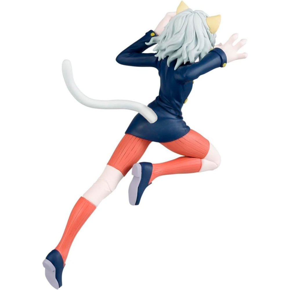 Figura de un personaje con orejas y cola de gato, con chaqueta azul y mallas naranjas, en pose de correr. Fondo blanco.