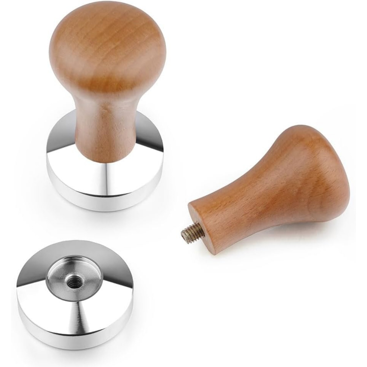 Drei Kaffeestampfer. Zwei Stampfer sind montiert, einer demontiert. Holzgriffe mit Edelstahlbasen.