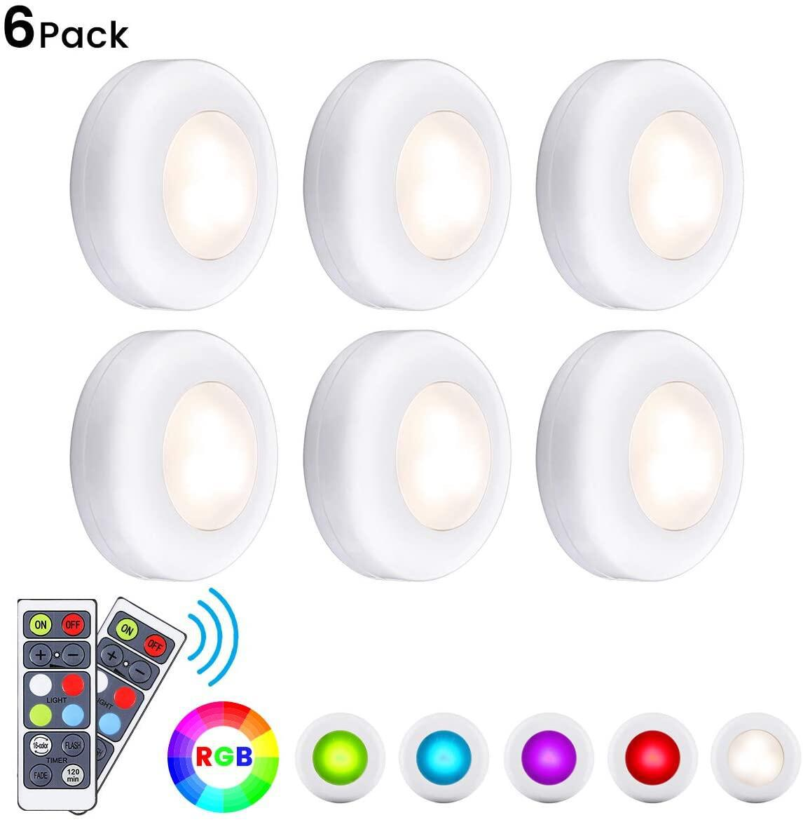 Sechs weiße, runde LED-Leuchten. Enthält zwei Fernbedienungen, ein Farbrad und verschiedene Lichtfarboptionen.