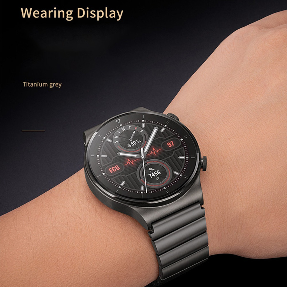 Uno smartwatch grigio titanio è su un polso. L'orologio mostra dati sanitari come la frequenza cardiaca ed ECG, con sfondo nero.