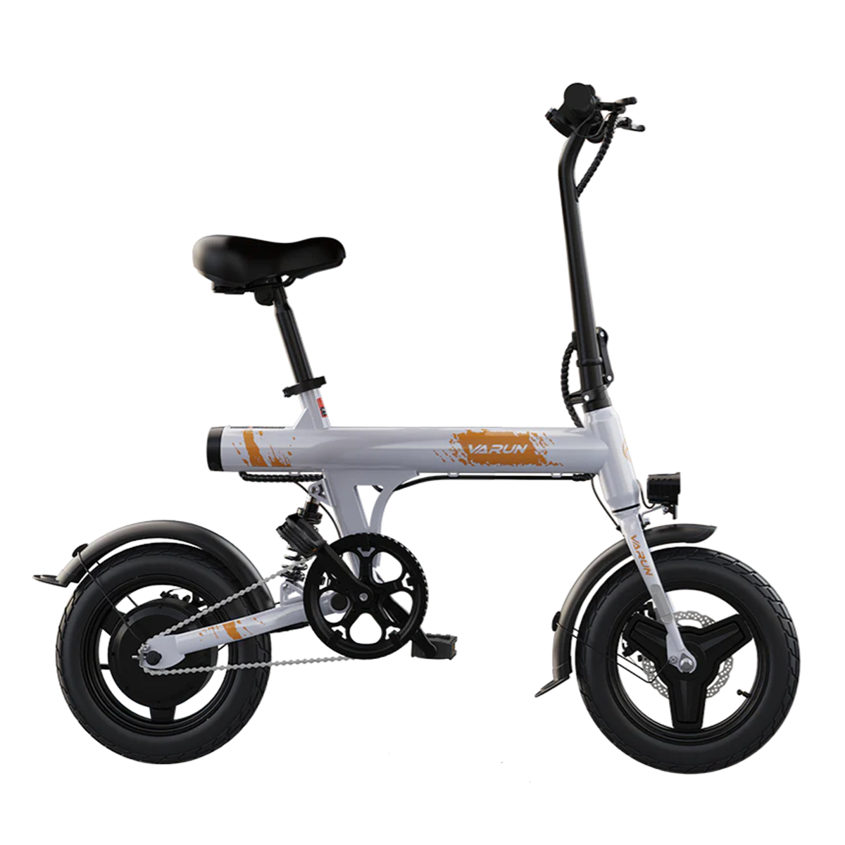 Szaro-czarny rower elektryczny Varun. Ma czarne siedzenie, opony i detale ramy, z pomarańczowymi akcentami i reflektorem.