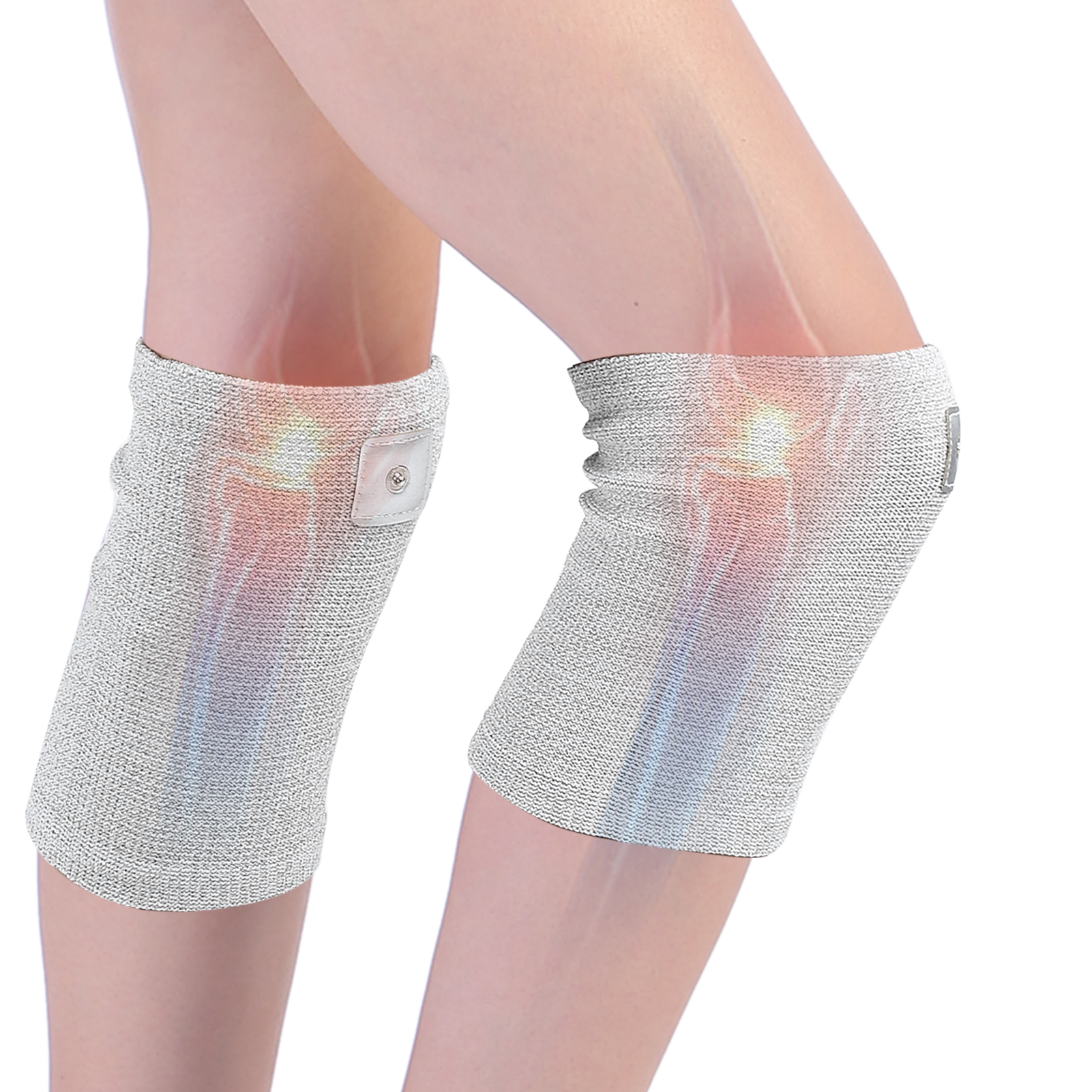 Zwei Beine mit weißen Knieorthesen. Die Knie haben hervorgehobene Bereiche. Die Orthesen haben kleine silberne Pads.