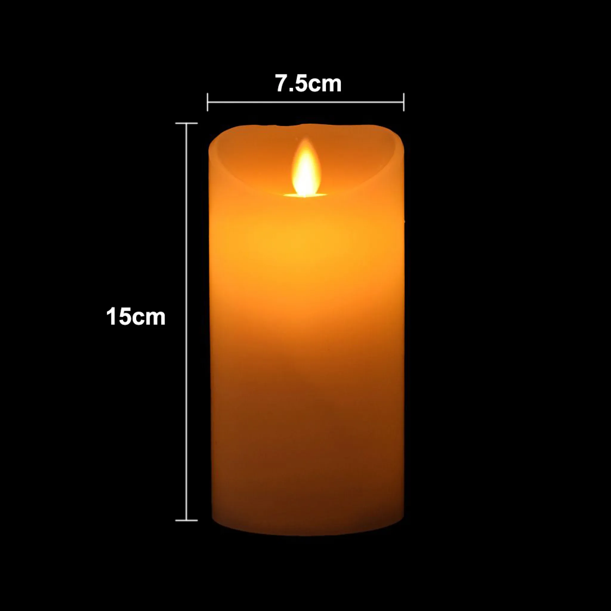 Eine brennende orangefarbene Kerze auf schwarzem Hintergrund. Die Abmessungen sind 15 cm hoch und 7,5 cm breit.