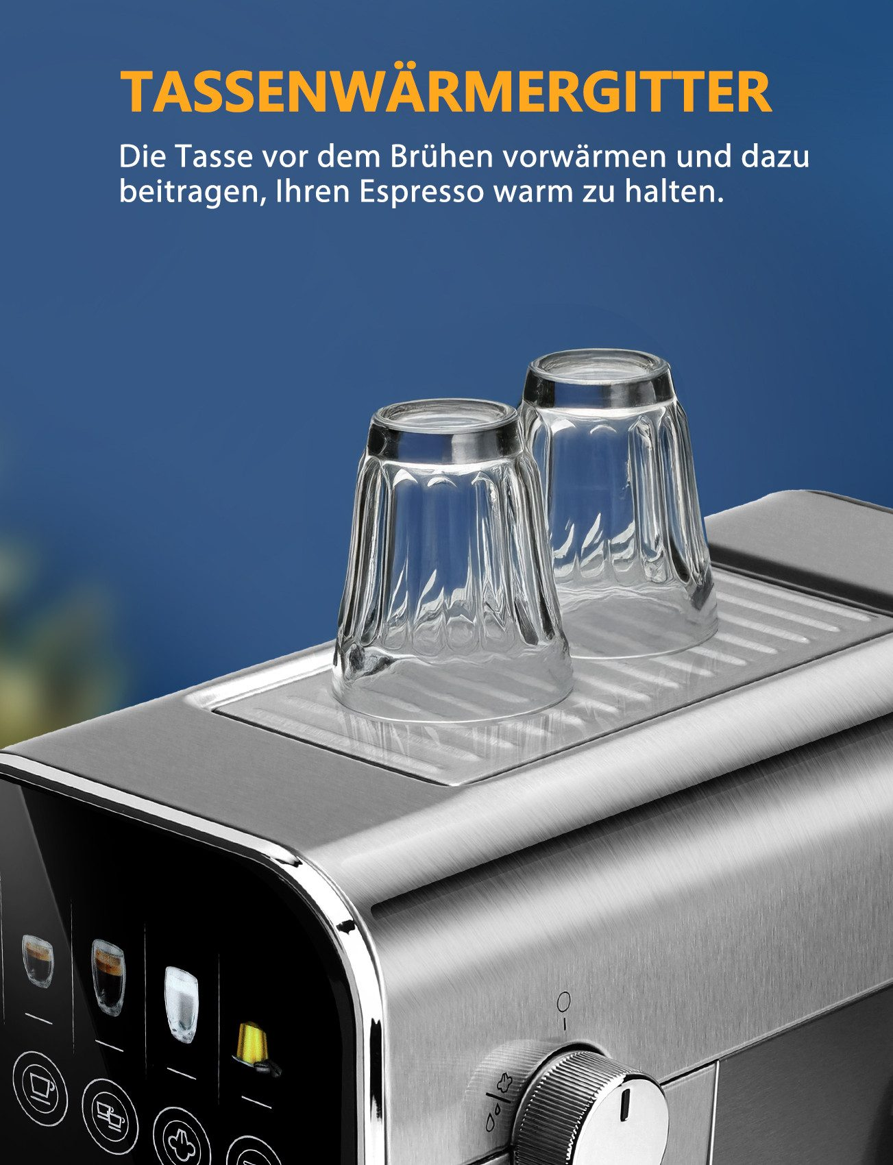Zwei Glasbecher stehen auf der Oberseite einer Kaffeemaschine. Die Maschine ist aus Edelstahl mit Knöpfen und einem Knopf. Blauer Hintergrund.