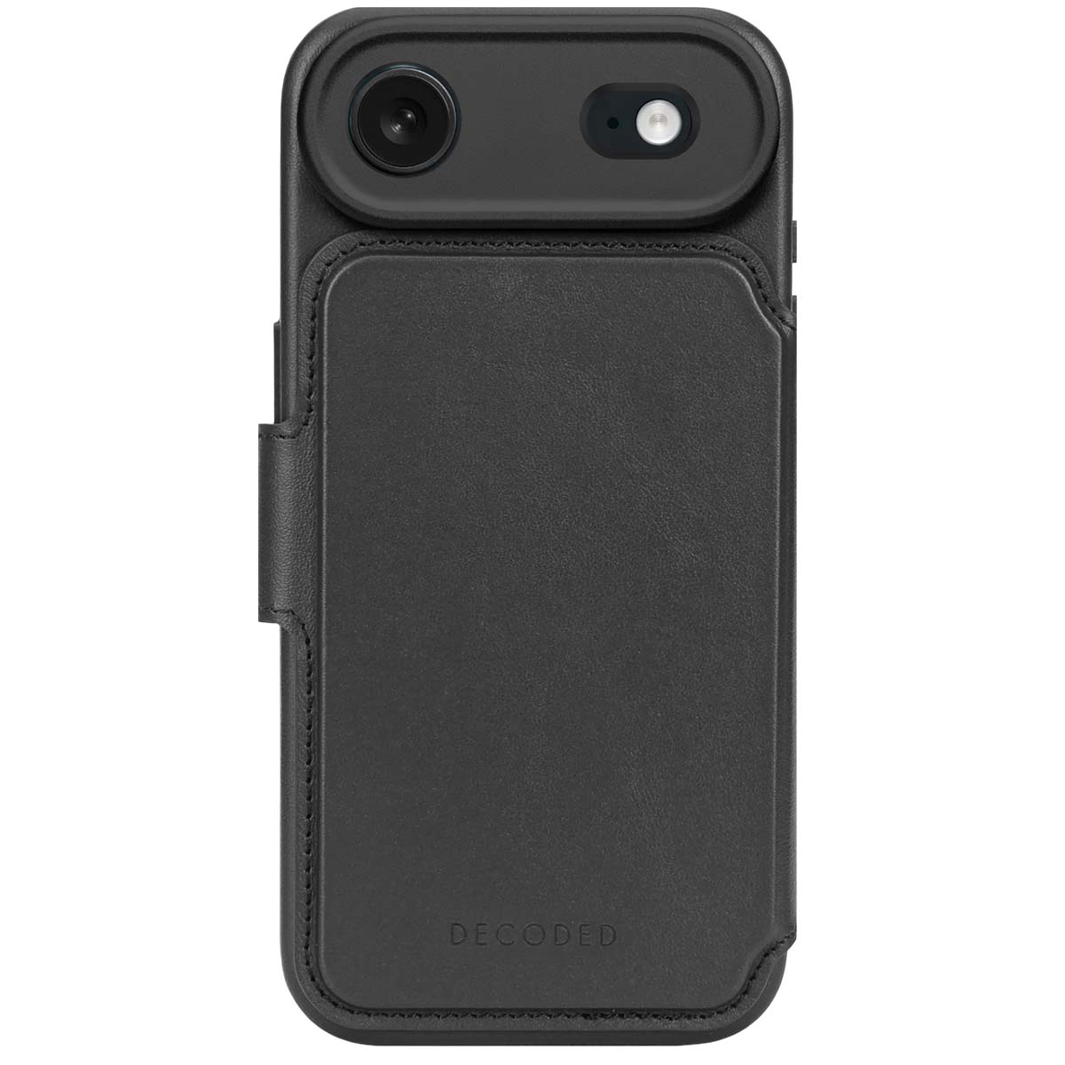 Custodia per telefono in pelle nera con un ritaglio per la fotocamera, contenente due lenti. La custodia ha uno slot per schede ed è visibile la parola 'DECODED'.
