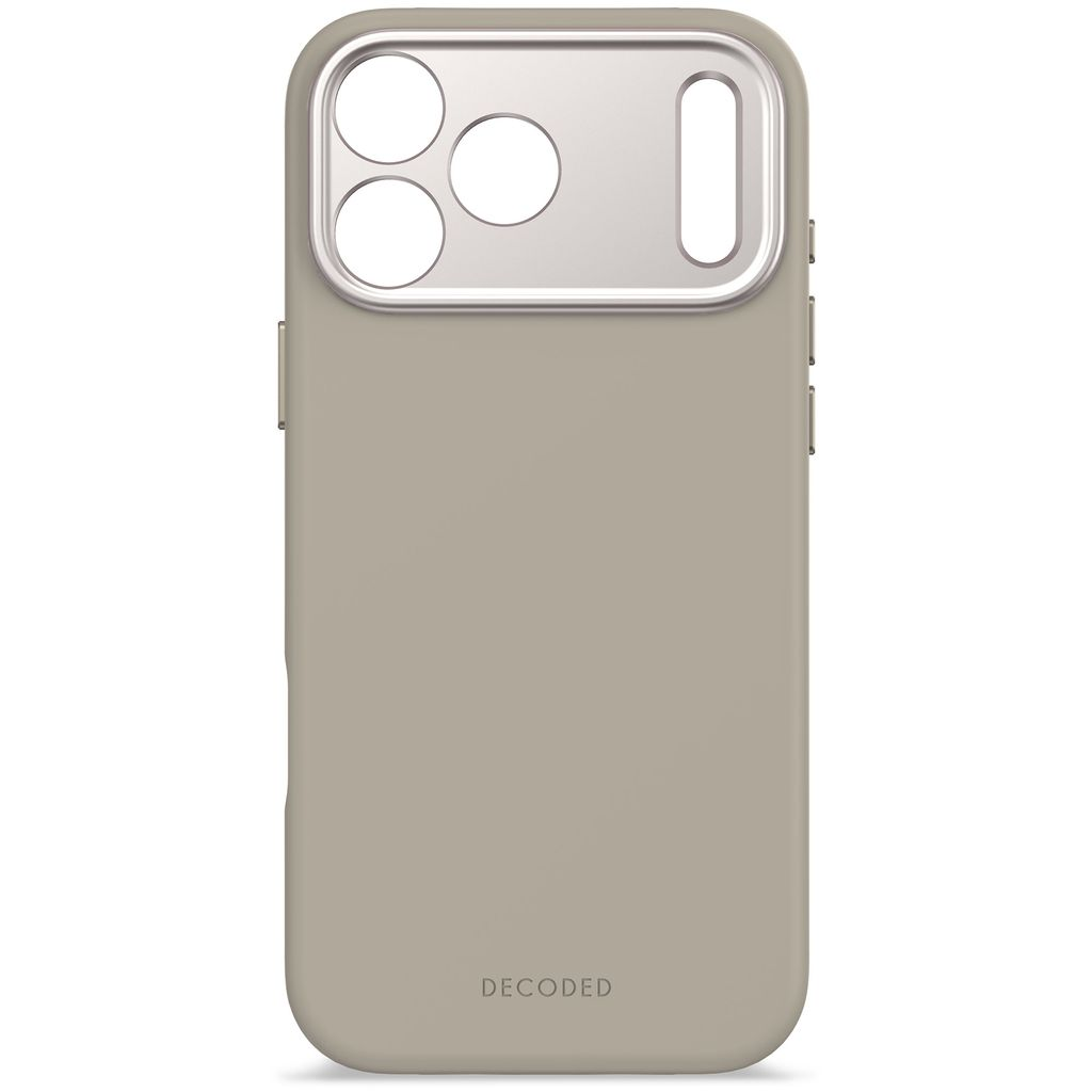 Una custodia beige con un proteggi fotocamera argentato. La custodia ha tre fori circolari e uno lungo per la fotocamera.