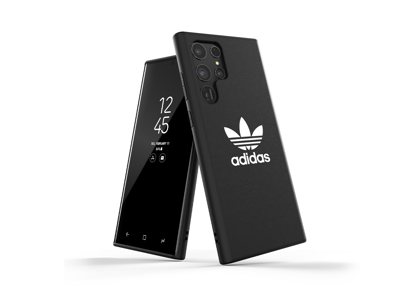 Zwei schwarze Telefone. Eines mit Zeitanzeige, das andere mit Adidas-Logo. Beide lehnen sich an. Weißer Hintergrund.