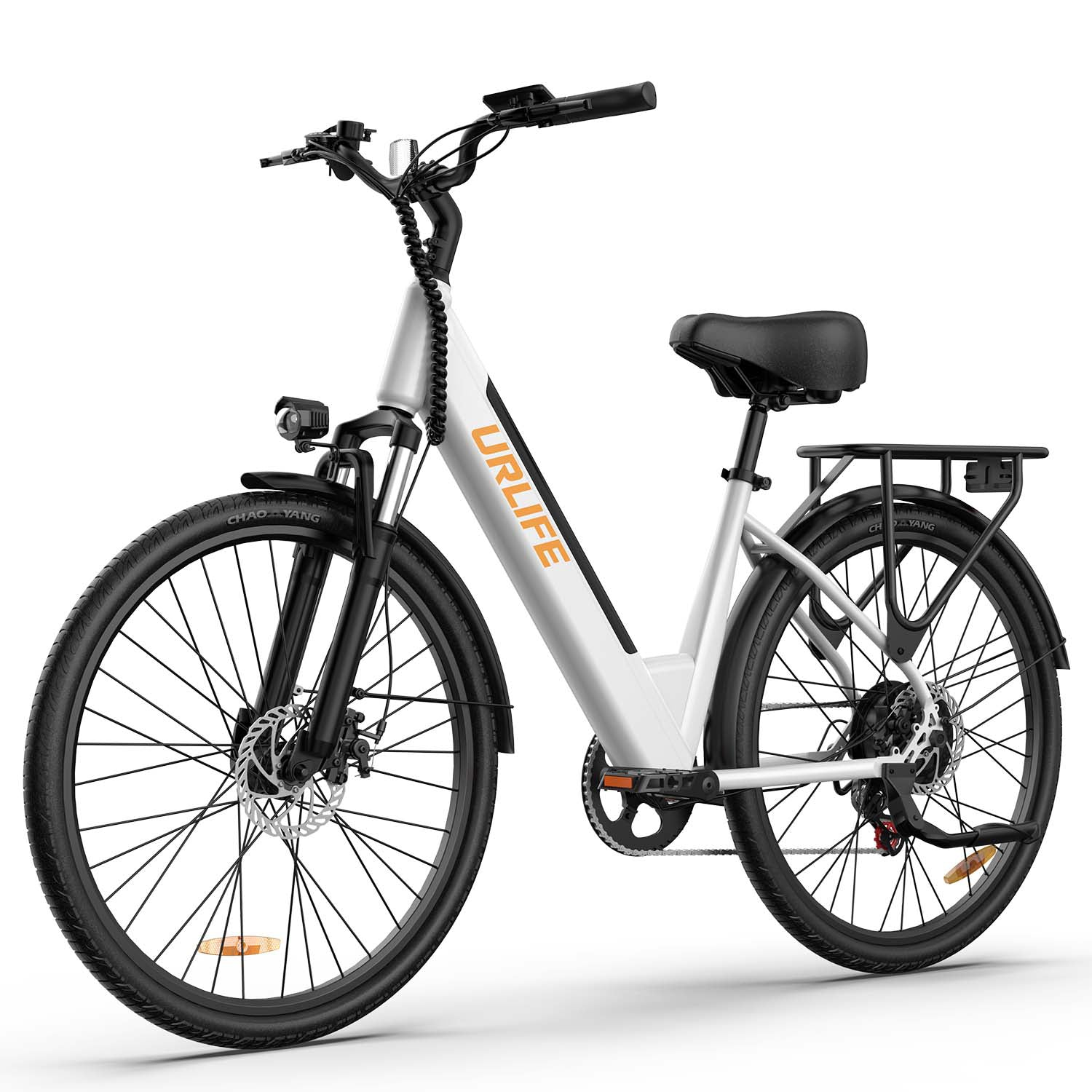 Weißes Elektrofahrrad mit schwarzen Reifen und Akzenten. Zu den Merkmalen gehören ein Gepäckträger, ein Scheinwerfer und der Markenname 'URLIFE'.